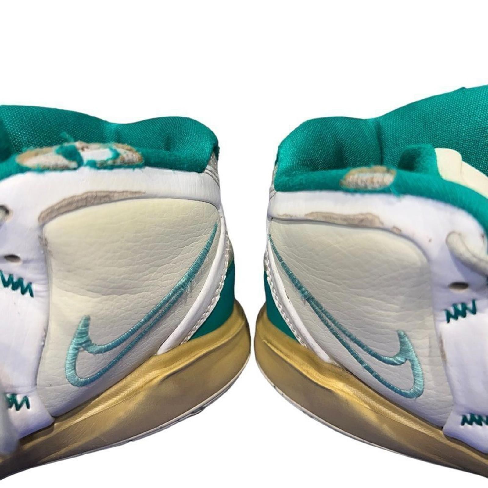 Nike Kyrie and Sue Bird  Infinity Golden Tribute sneakers youth size 4