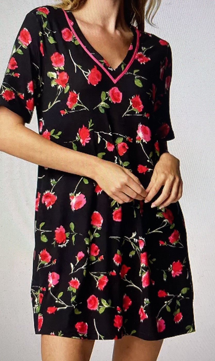 NEW Simply Vera Wang sleepshirt nightgown womens small Short Slv Pockets roses
