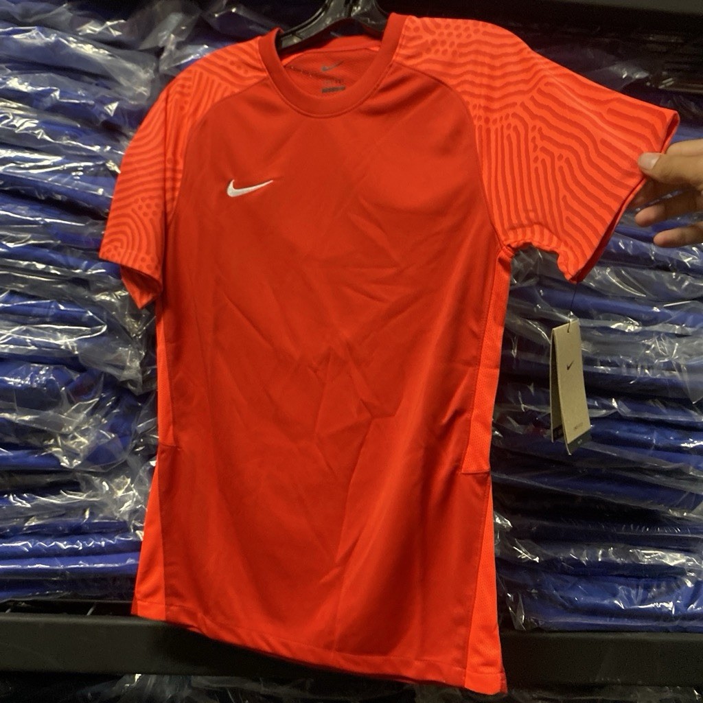 Nike Strike II Soccer Jersey NWT Red Crimson Men’s Small Dri-FIT CW3551-657