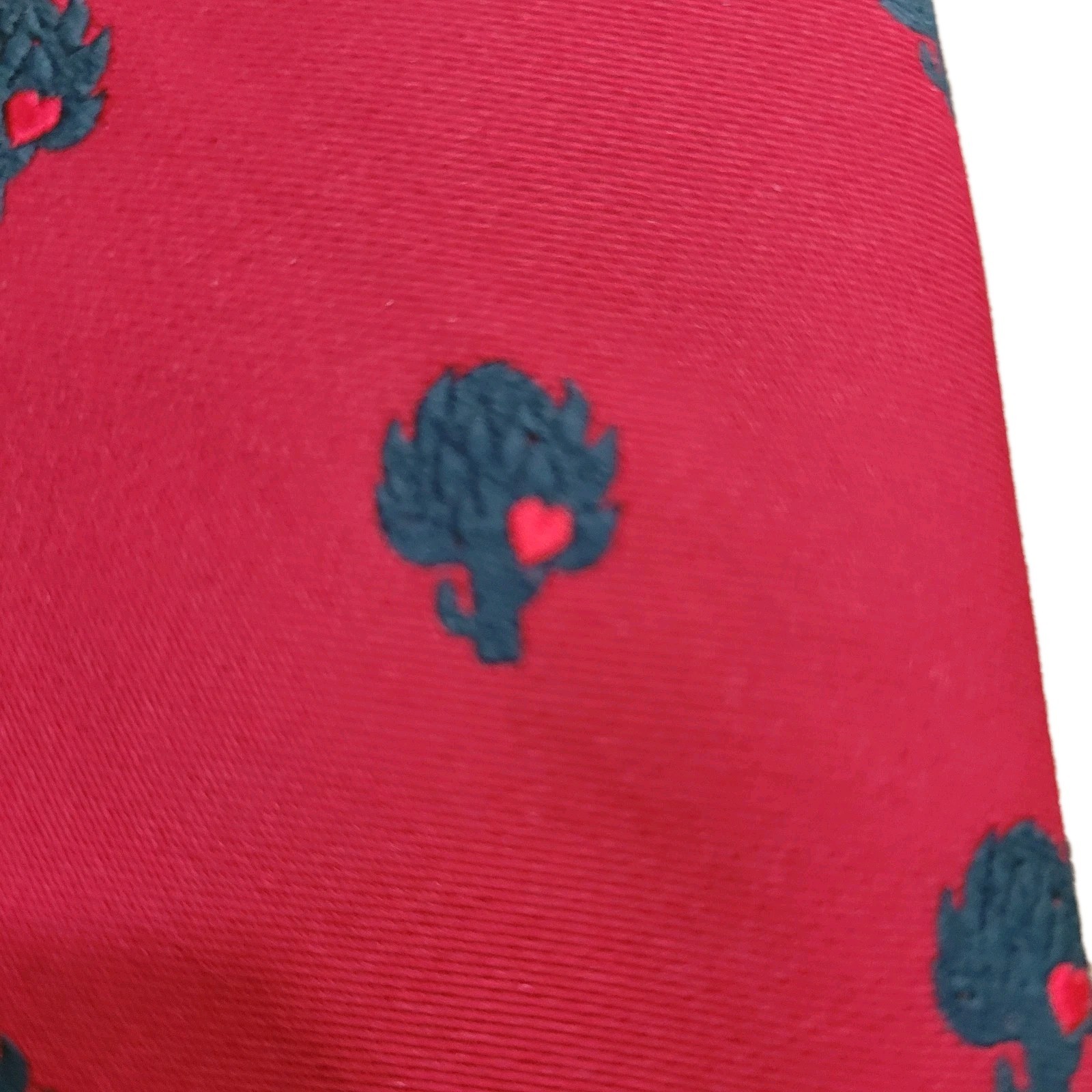 ARTICHOKE DESIGN- RED BACKGROUND W/GREEN DESIGN W/ HEART- SILK BLEND.