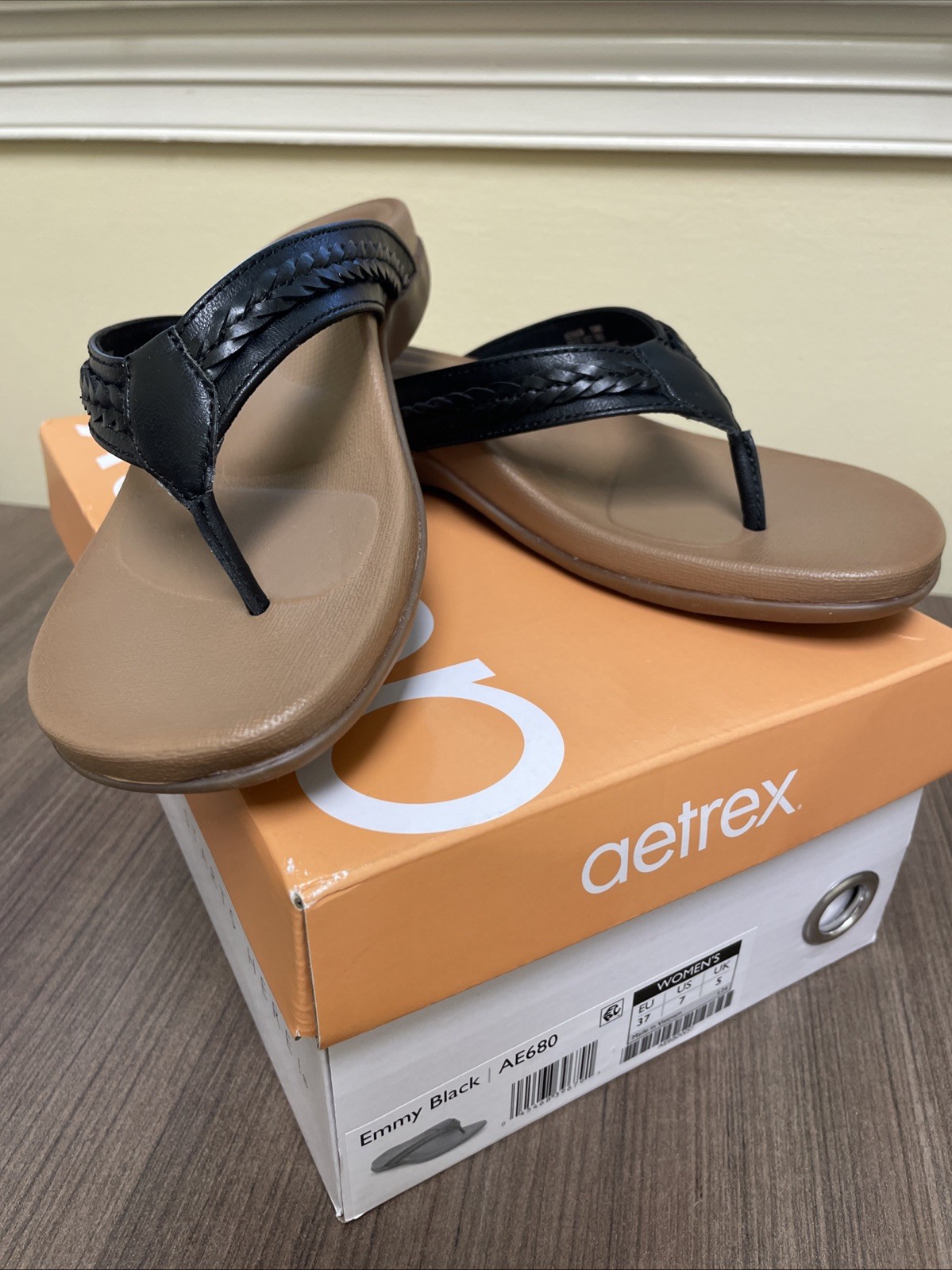 Aetrex Black Woven Thong Sandals Emmy AE680 NIB Size 7