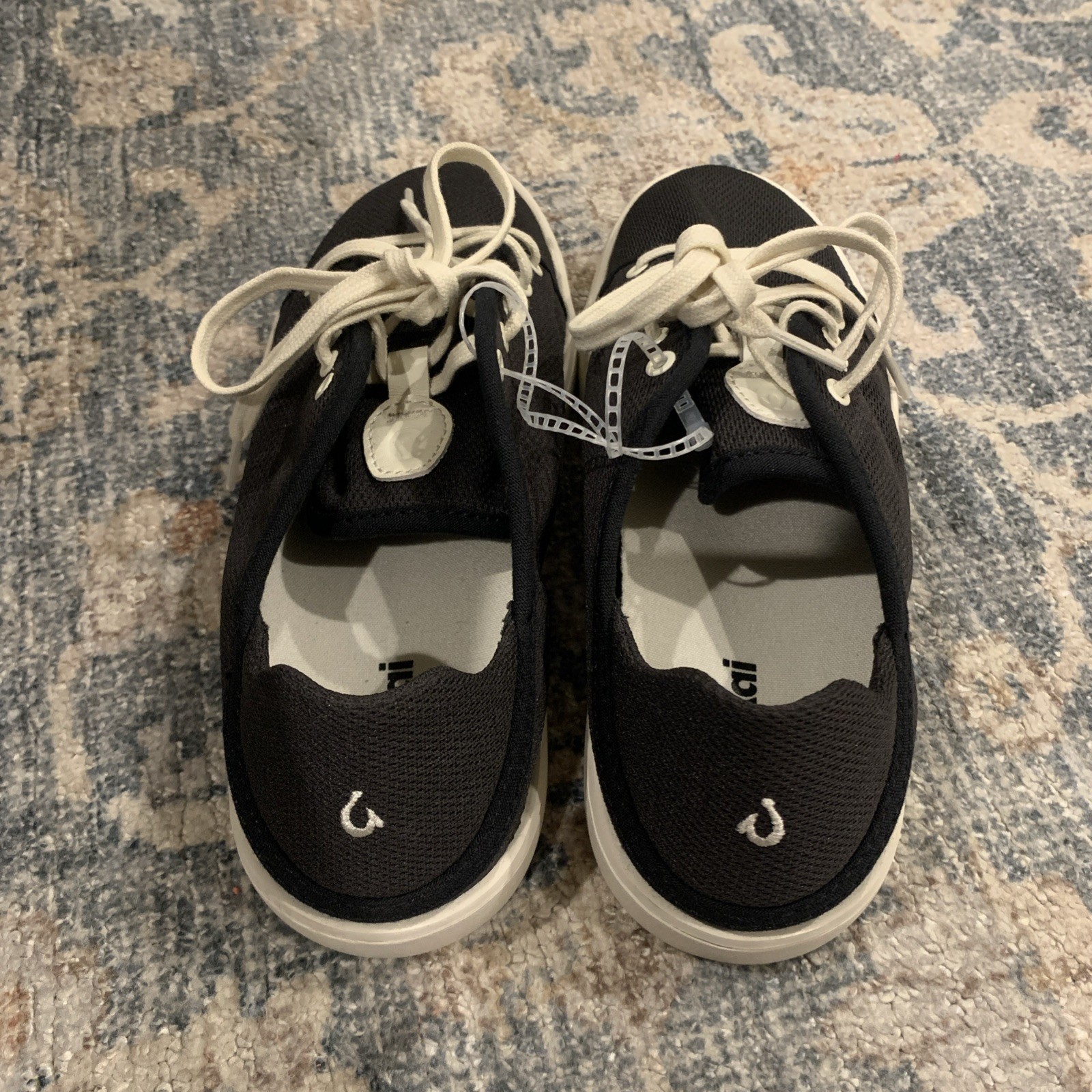 OluKai Women’s Size 8 Black White Sand Casual Sneakers Shoes, NEW