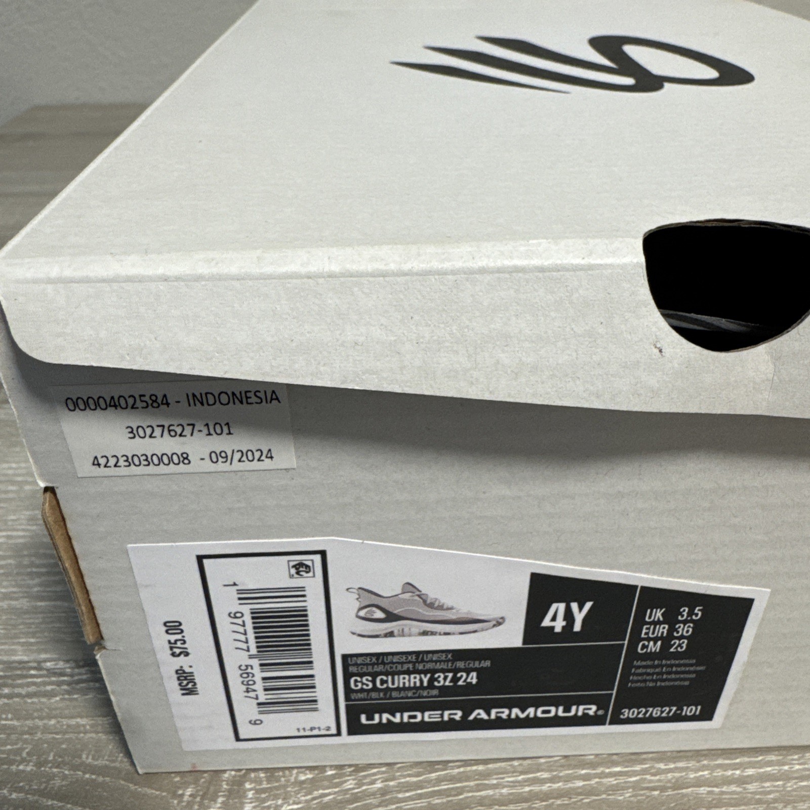 Under Armour Curry 3Z 24 Men’s Black And White Basketball Shoes Size 4Y NEW