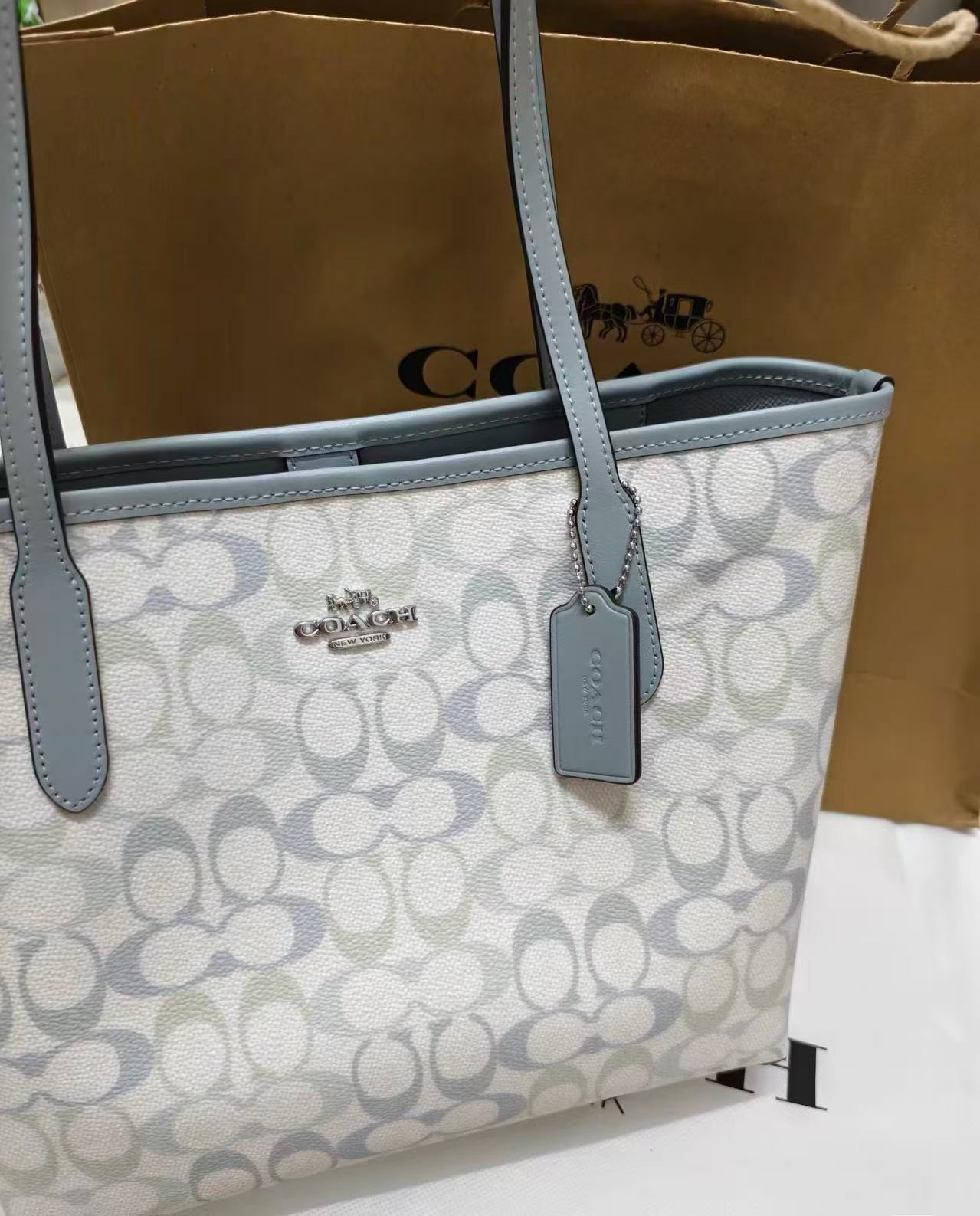 NWT Coach Medium City Tote Bag In Pretty Signature Canvas CDZ09