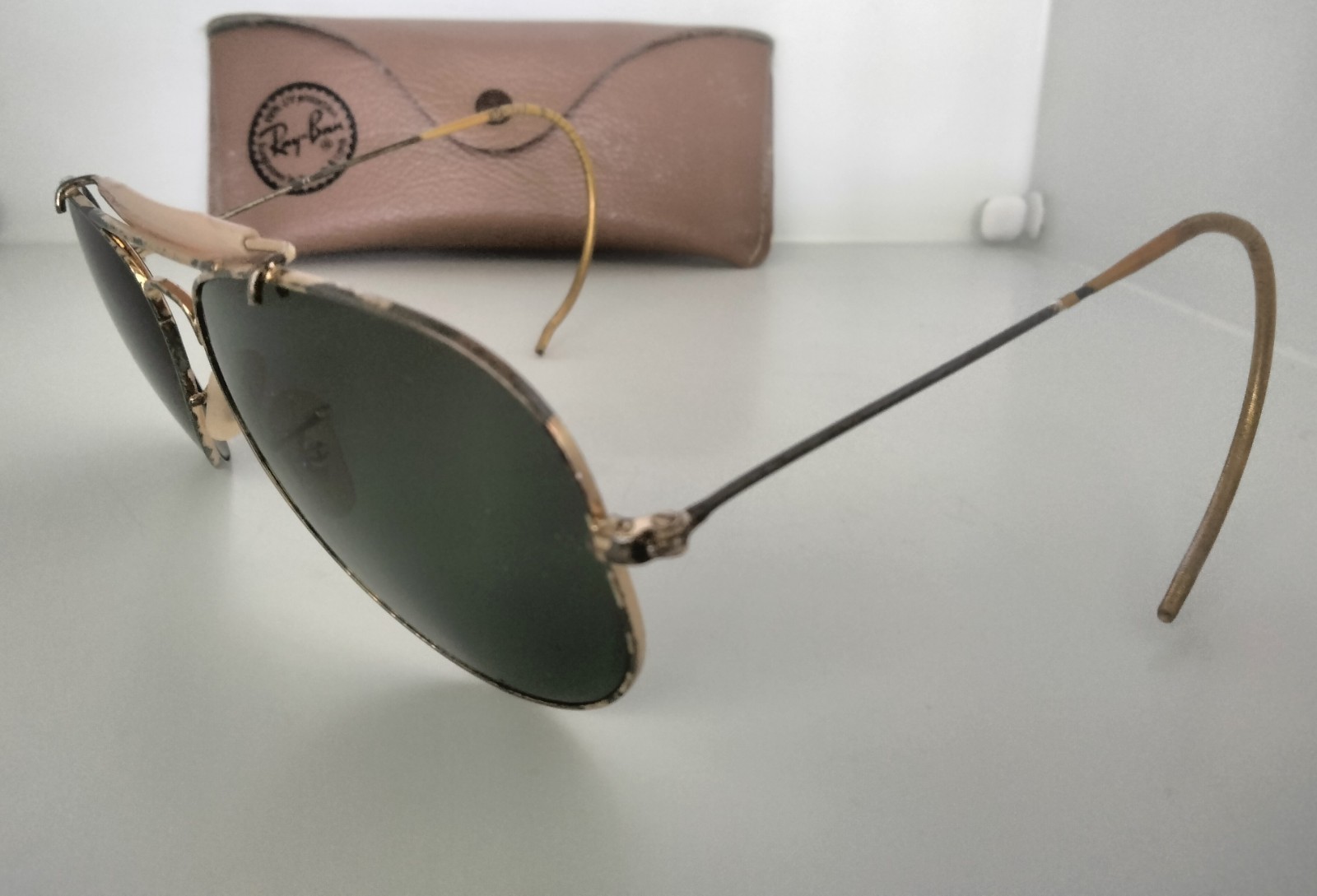 Ray Ban Aviator sunglasses 58 14 *Frames Show Wear Also some Lens Scratches