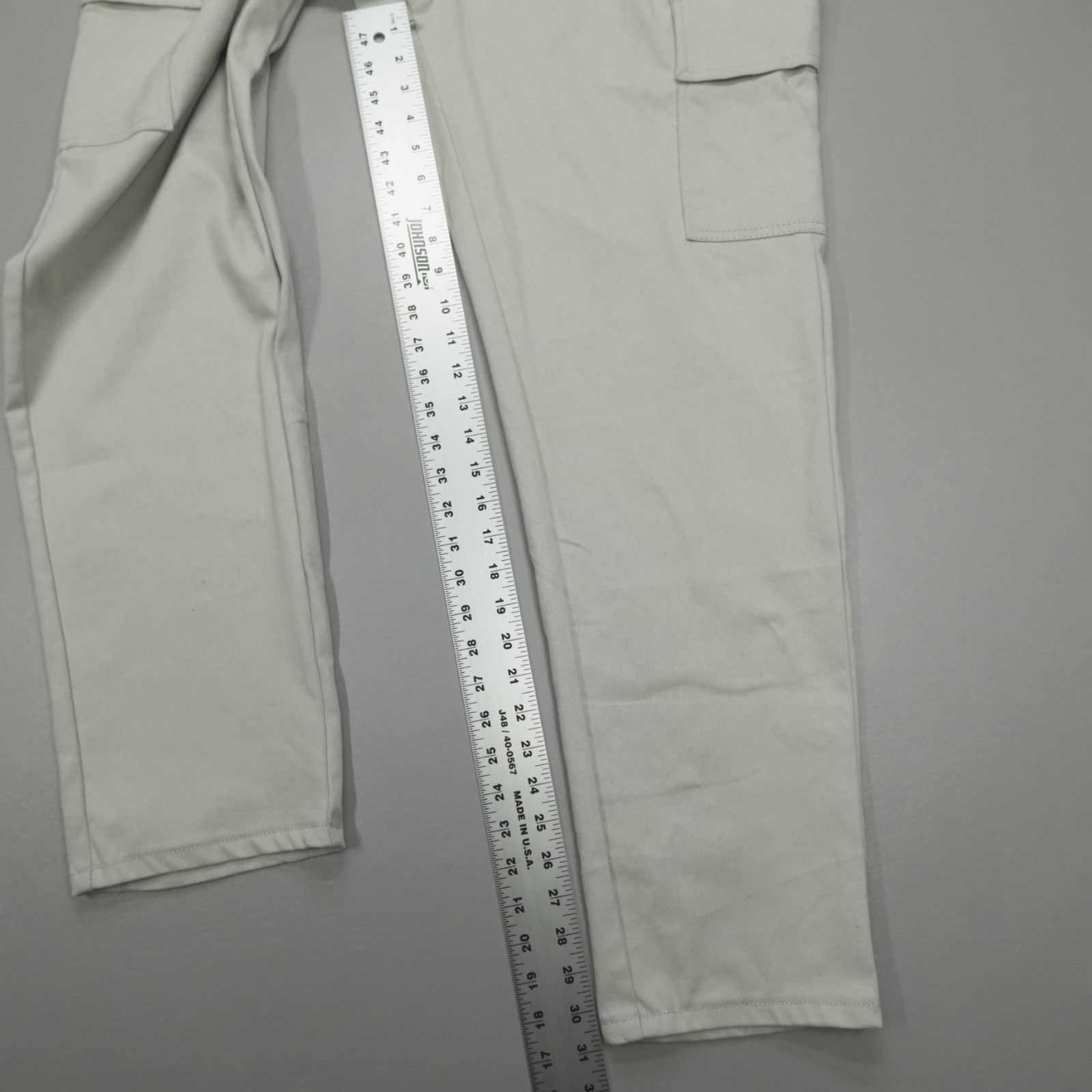 DKNY Ultimate Stretch Cargo Pants Slim Fit Men’s Size 38×32 Rock Salt