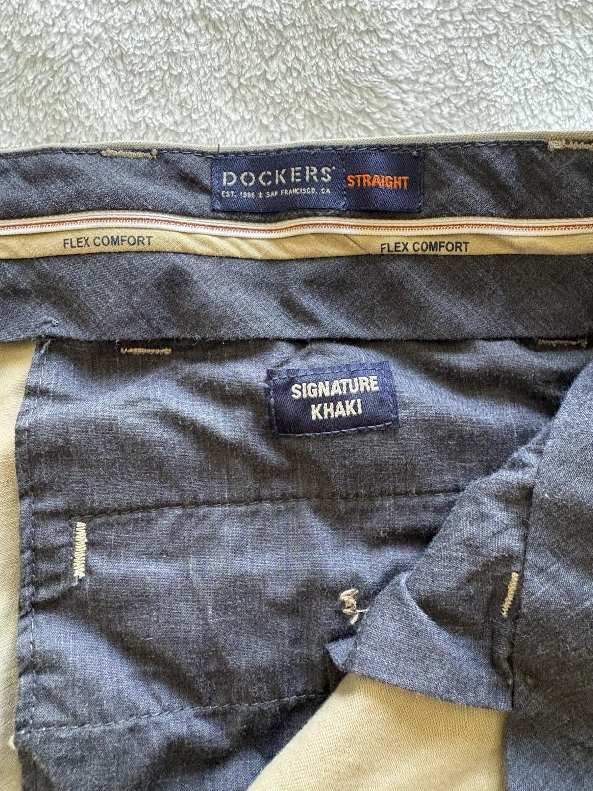Men’s Beige DockERS Pants 32X30 Straight Fit Flexed Comfort