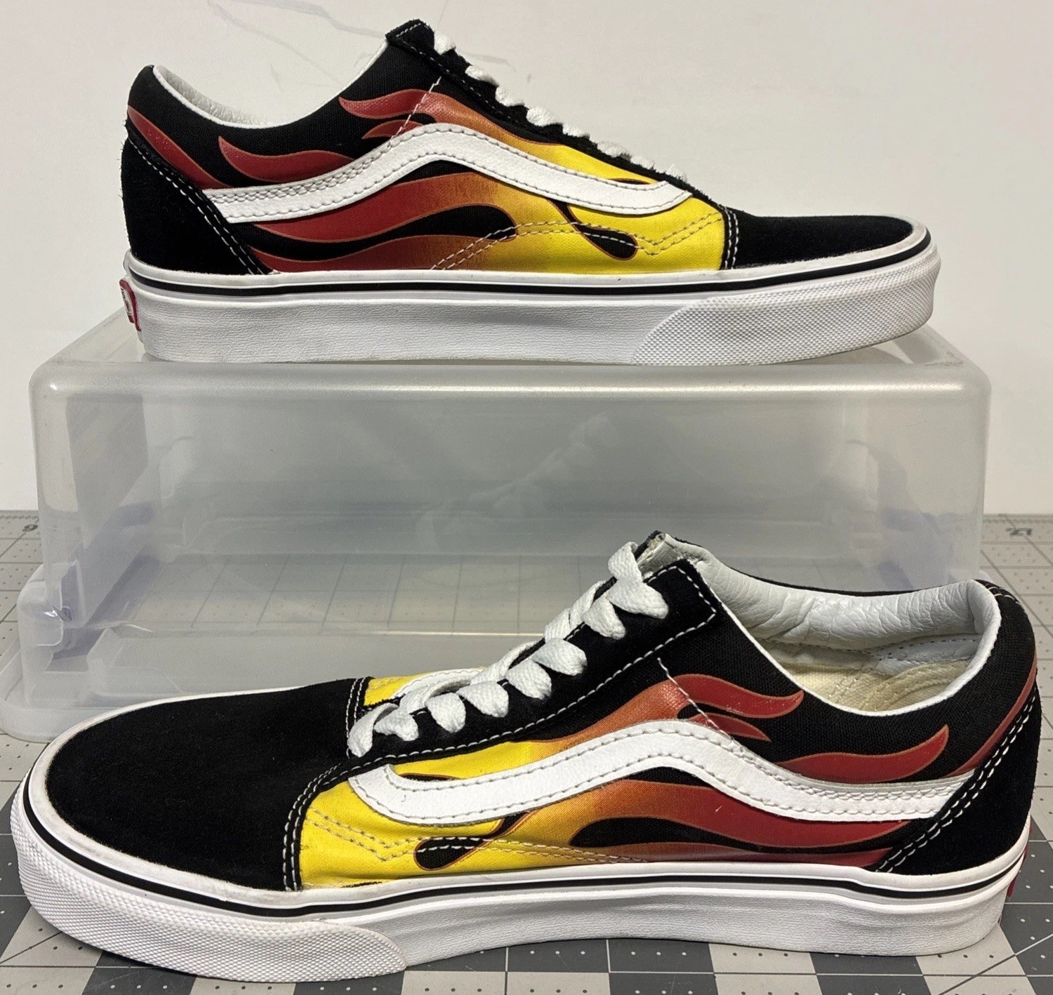 Vans Old Skool Flames US Men’s size 7.0, Women’s 8.5, UK 6.0, EUR 39.0 & CM 25.0