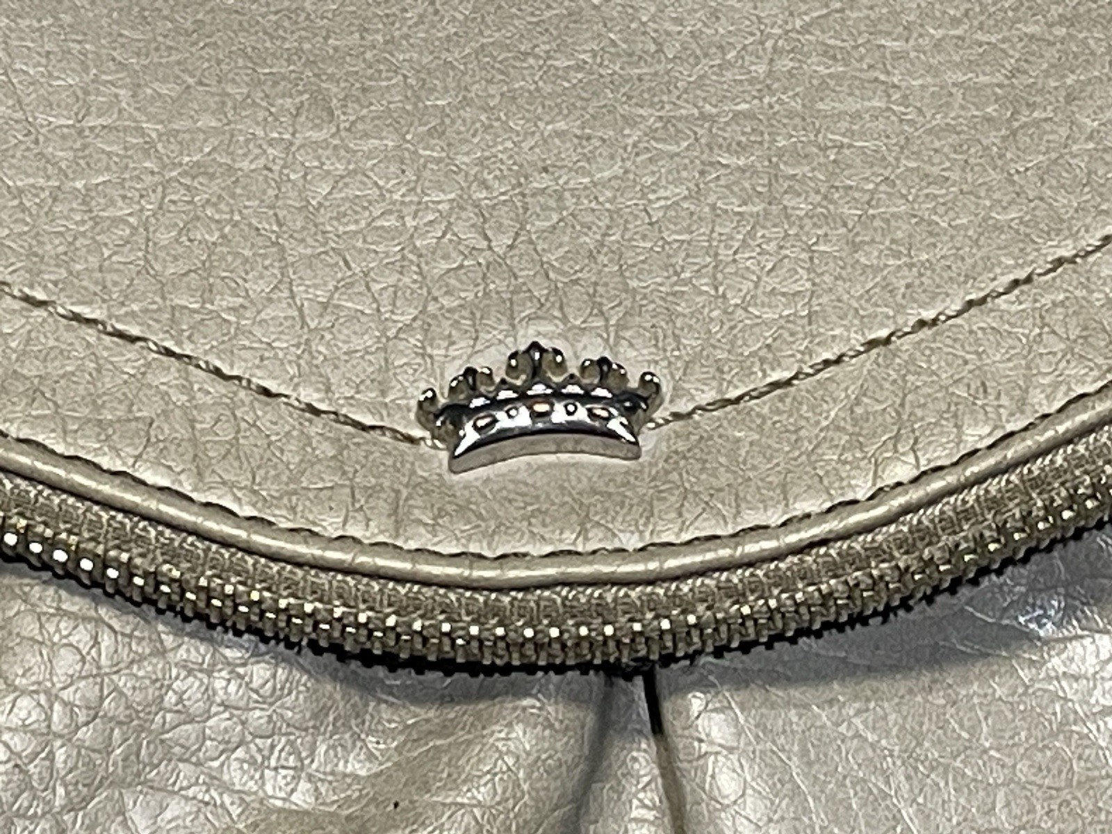 JUICY COUTURE GRETA FLAP CROSSBODY GRAY LEATHER