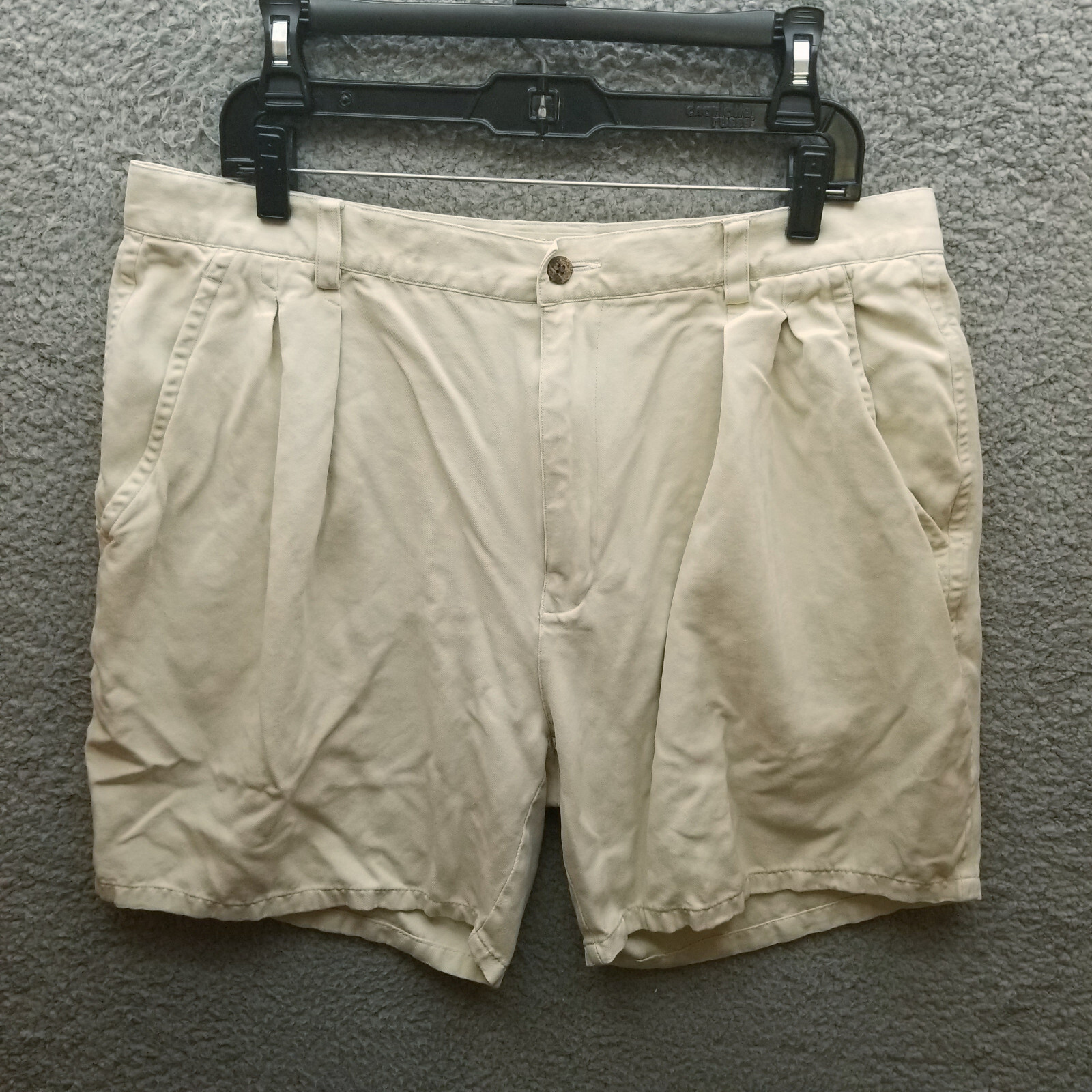 Tommy Bahama Men’s 38 Herringbone Ivory Chino Pleated Shorts 36″ 6.75″ 12.75″