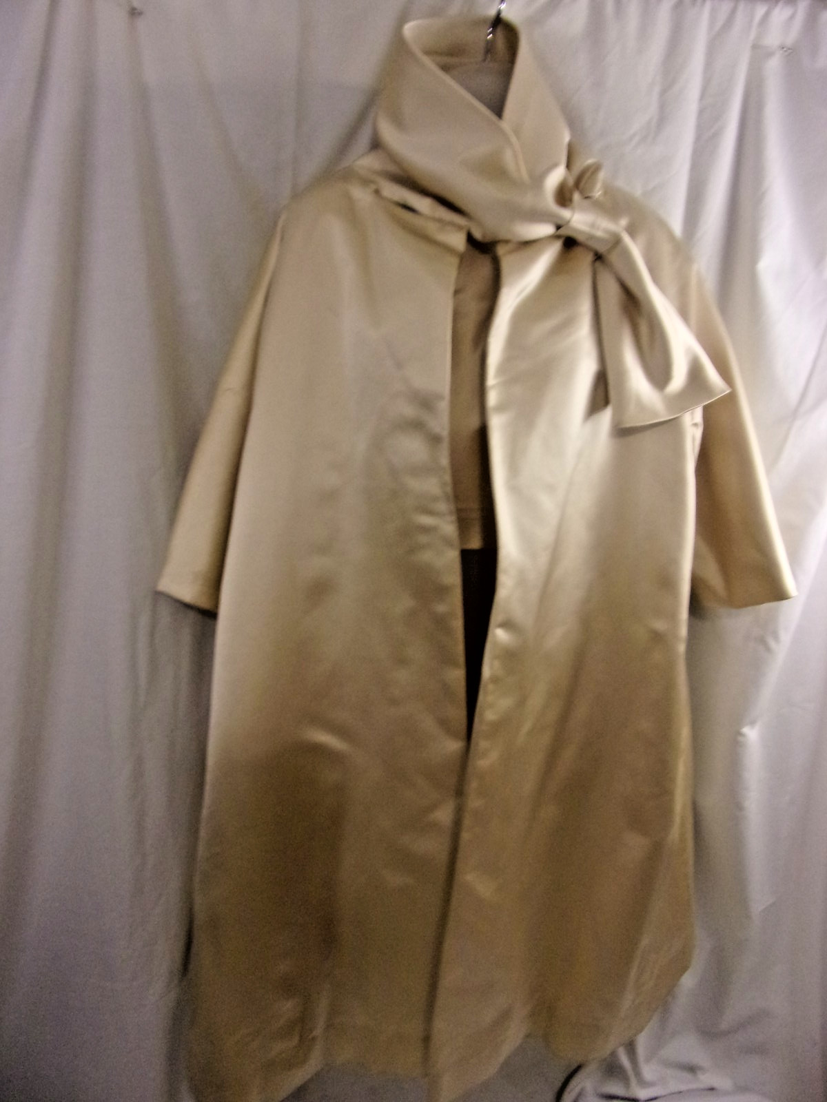 Vintage Swing Style Opera Coat Champagne Silk Shawl Scarf Collar STUNNING M/L