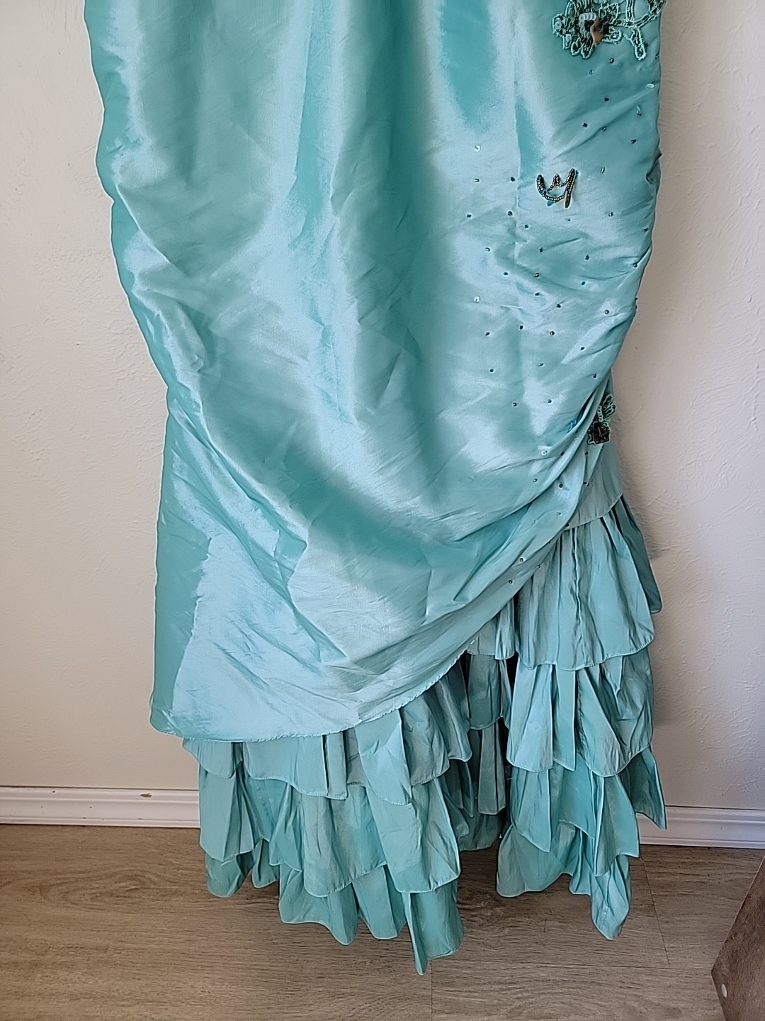 VTG Taffeta Formal Dress Size 8 Aqua Beaded Sleeveless Ruffle Tiered Prom