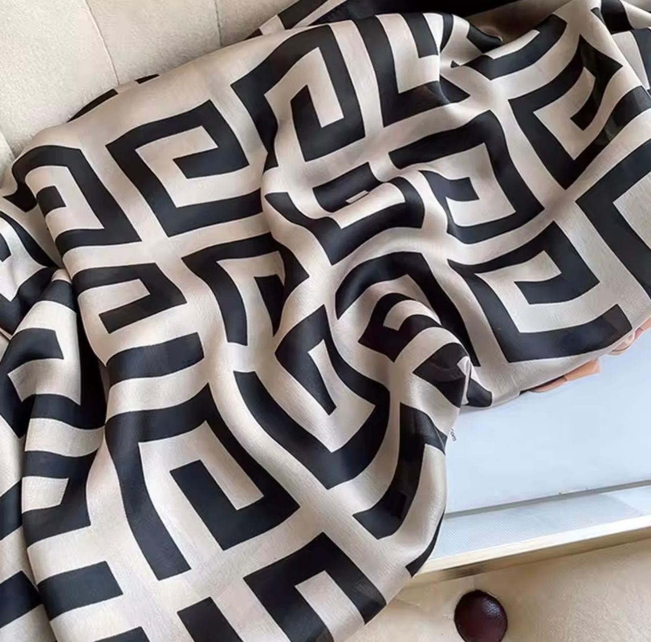 Large 180x90cm Silk Feel Polyester Scarf Elegant Print Shawl Wrap Women Fashions