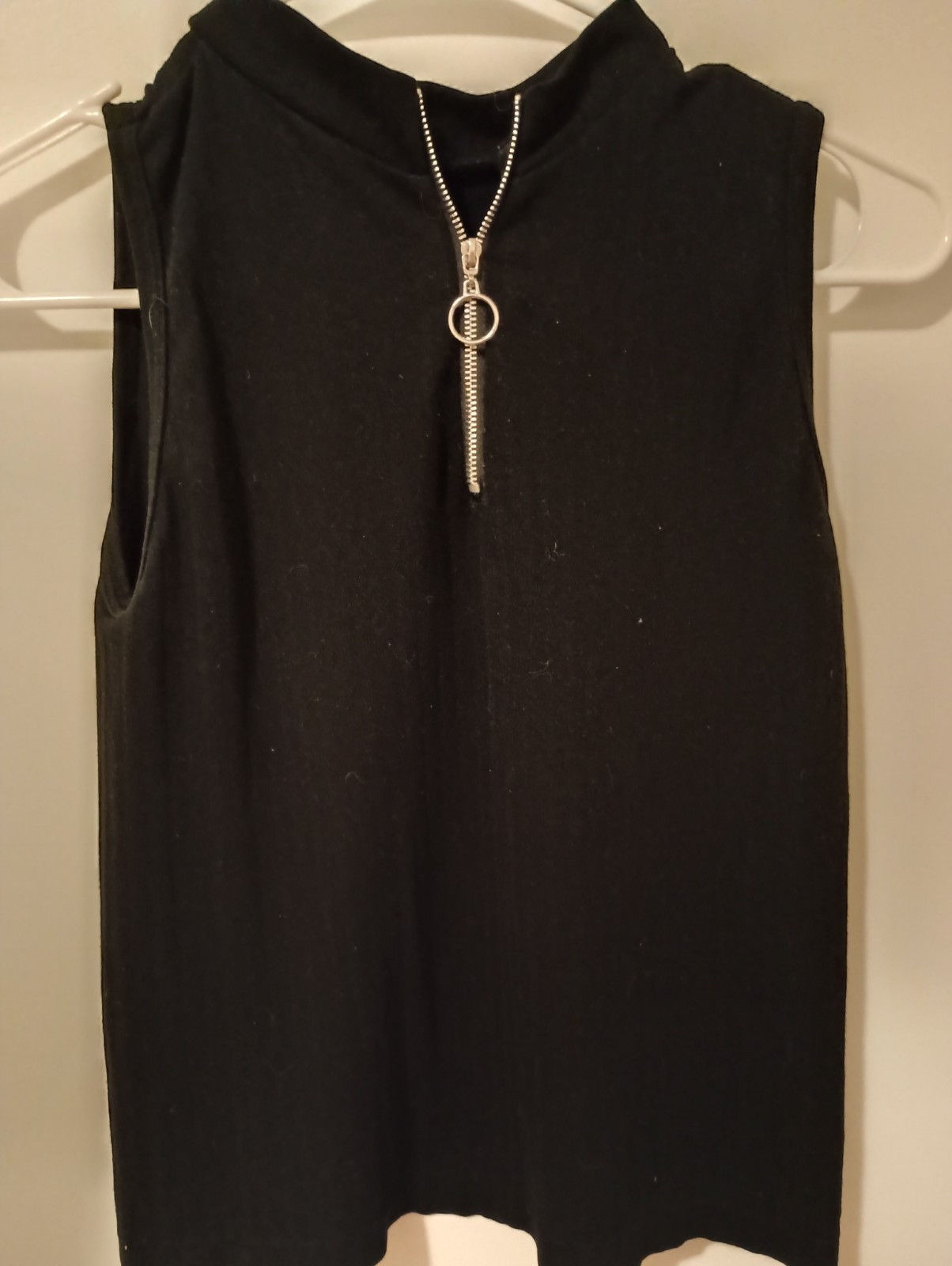 Candies Black Sleeveless Mock Neck 1/2 Zip Ring Pull Knit Tank Top One Size