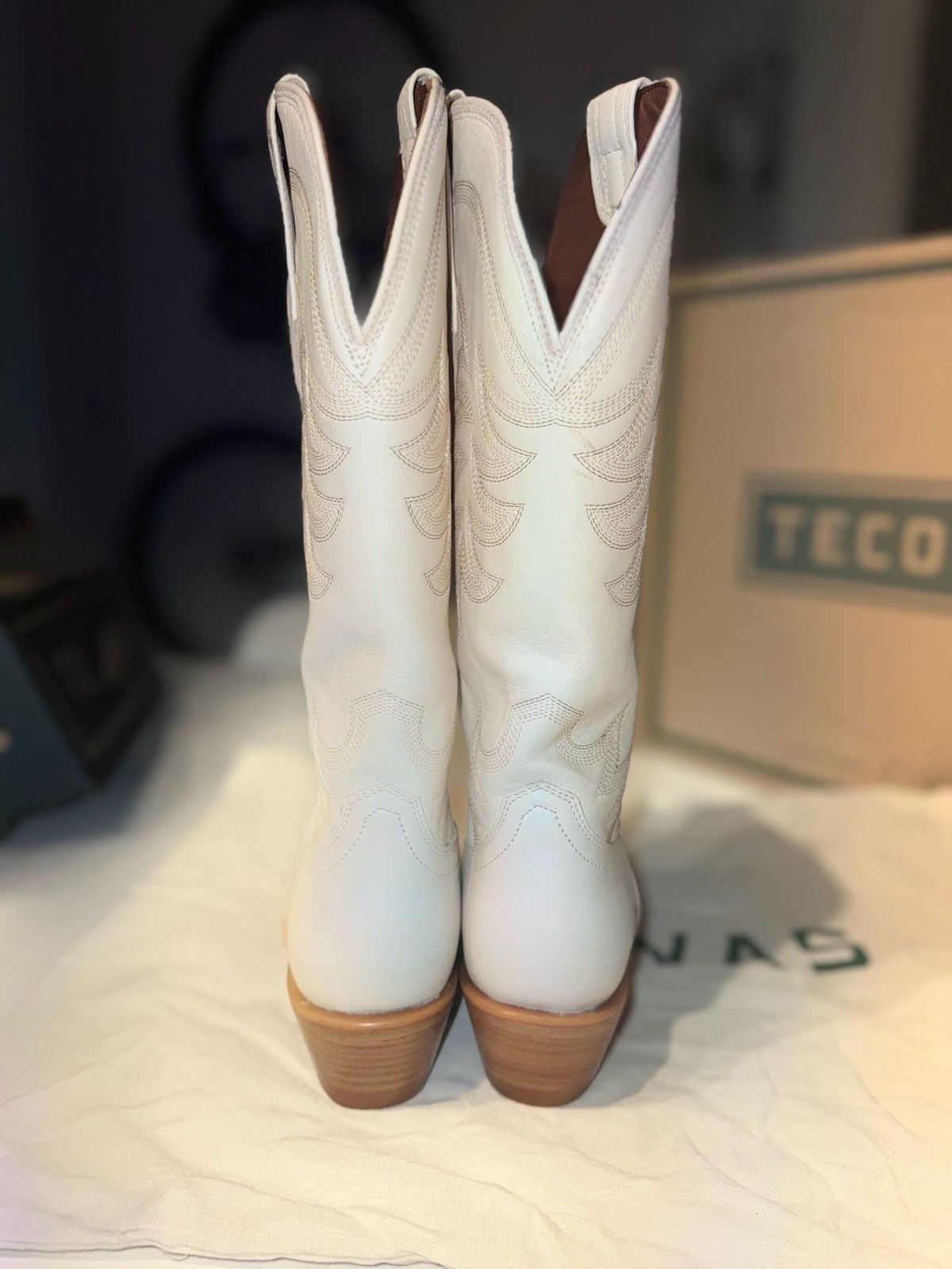 Tecovas The Annie Snip Toe Cowgirl Boots in Bone Sz 6,5 reg