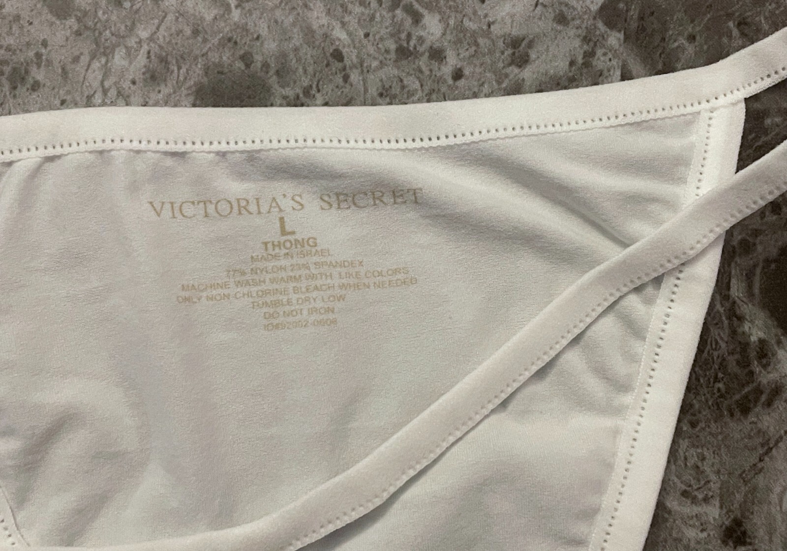 NWT VICTORIA’S SECRET L WHITE NYLON SPANDEX SMOOTH VINTAGE RARE THONG PANTIES