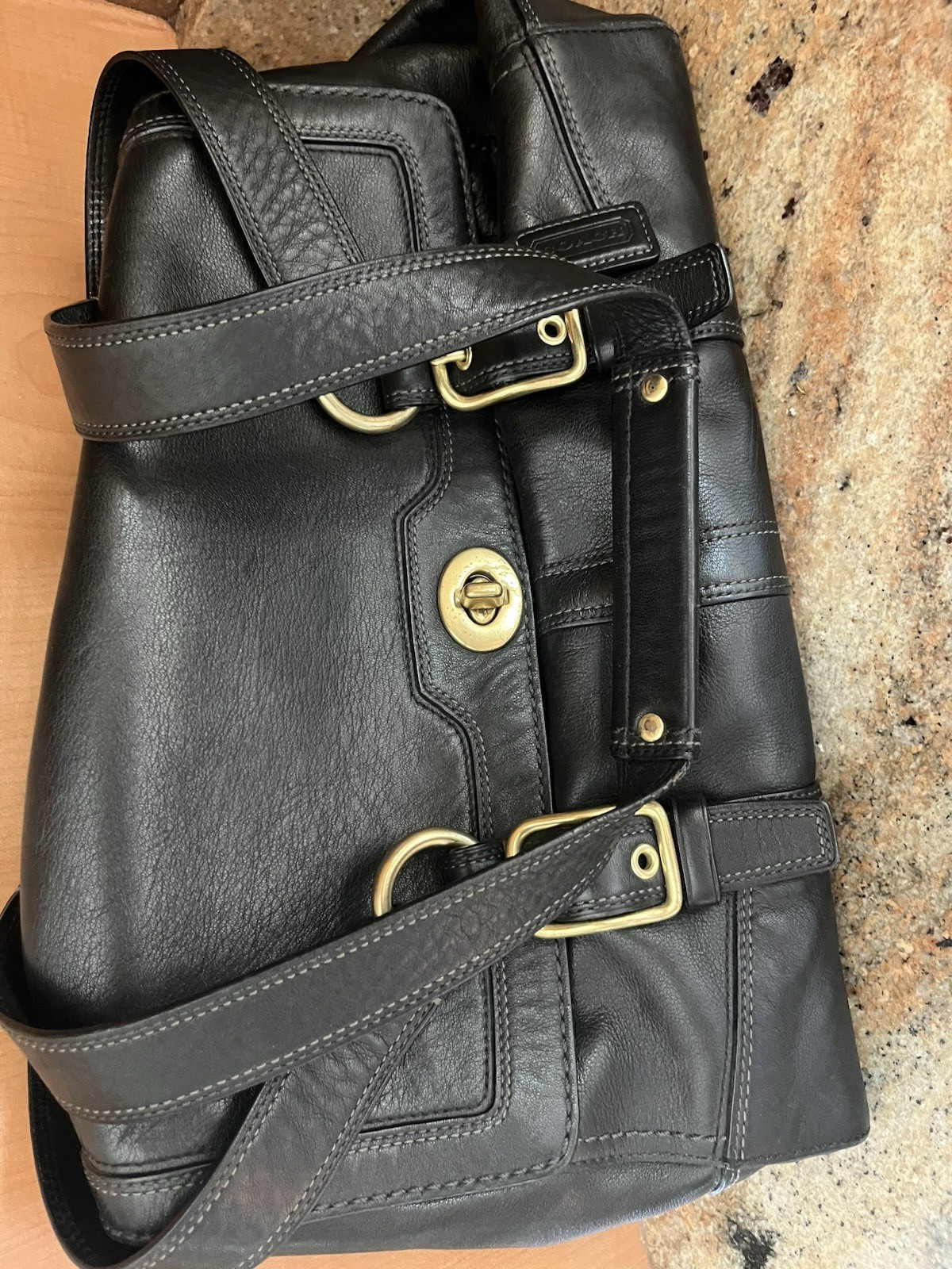 Coach Black Pebbled Shoulder Bag Turn Lock Gold Hardware Medium Pockets Hangtag