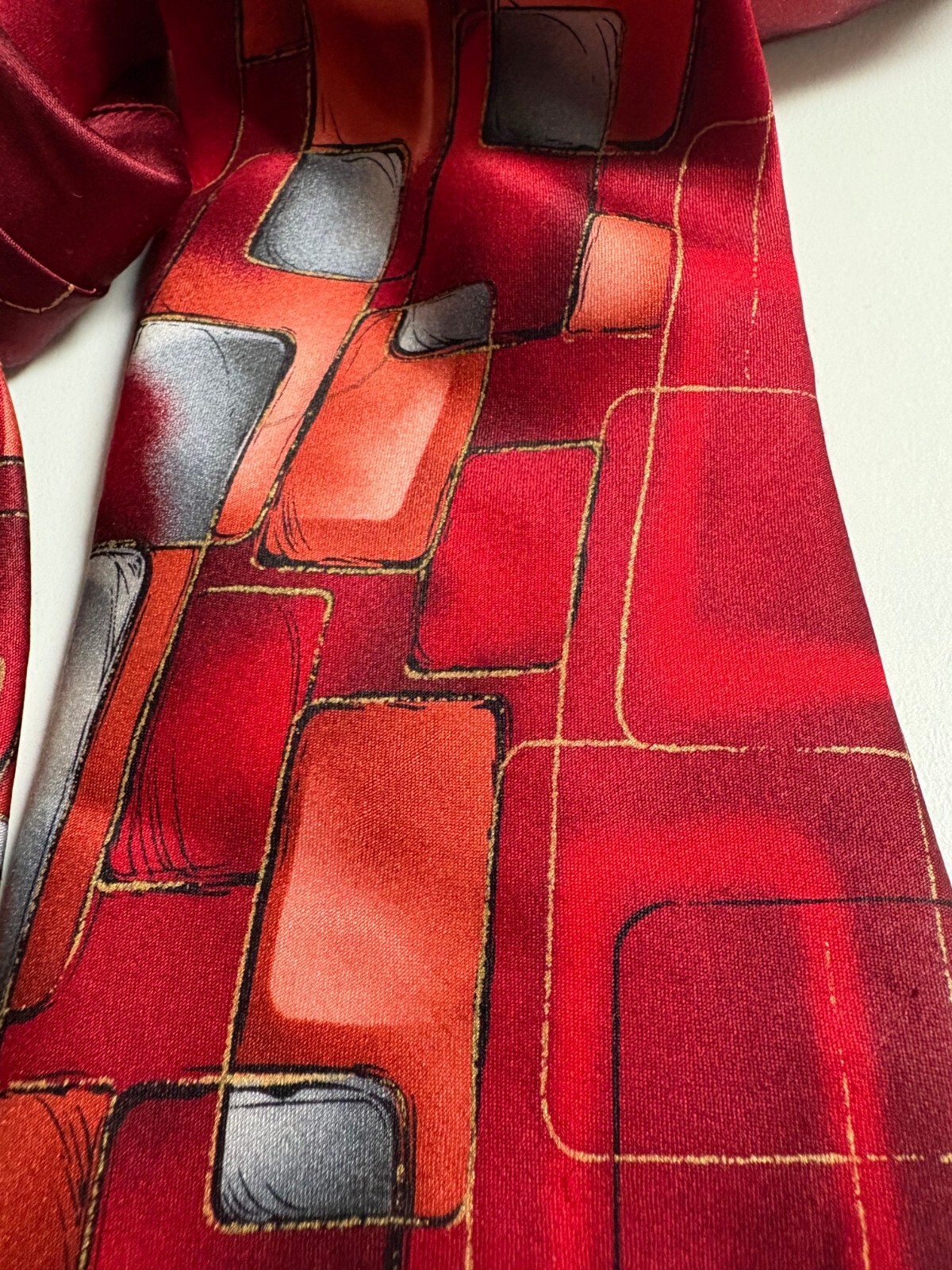J. Garcia Tie Collection 55 Virtual Reality Ape Red 3.5 inches x 61 Pre-Owned