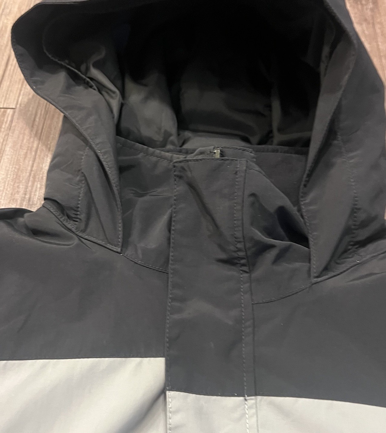 Burton Men’s XL Hooded Snow Ski Jacket Gray Black Insulated Winter Coat