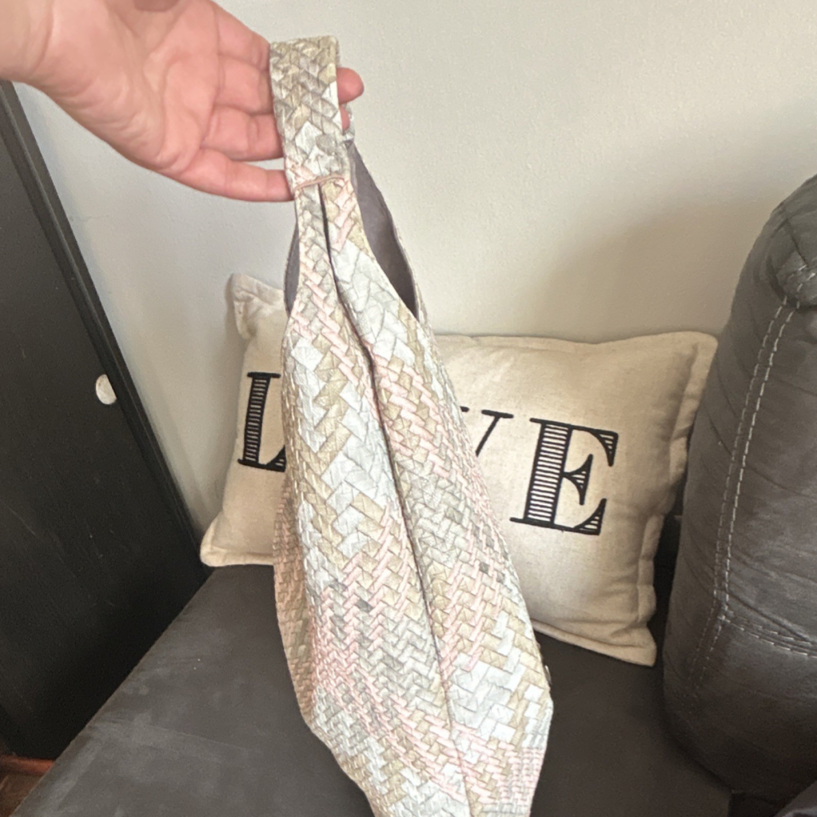 Woven Pattern Beige Pink Gray Hobo Shoulder Bag Tassel Accent Magnetic Zip