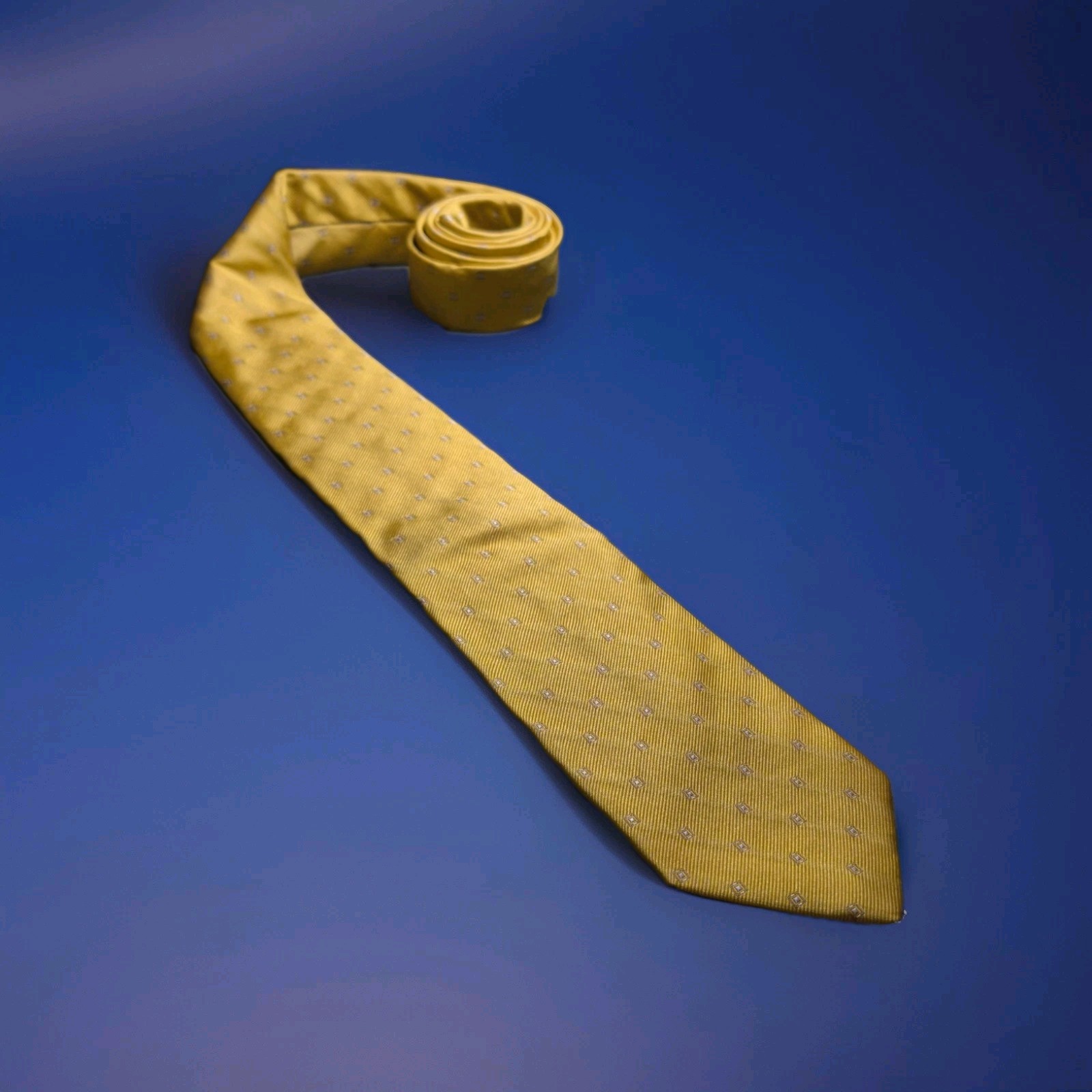 Church’s – Solid Color Microdrawing Geometric Silk Tie Made in Italy