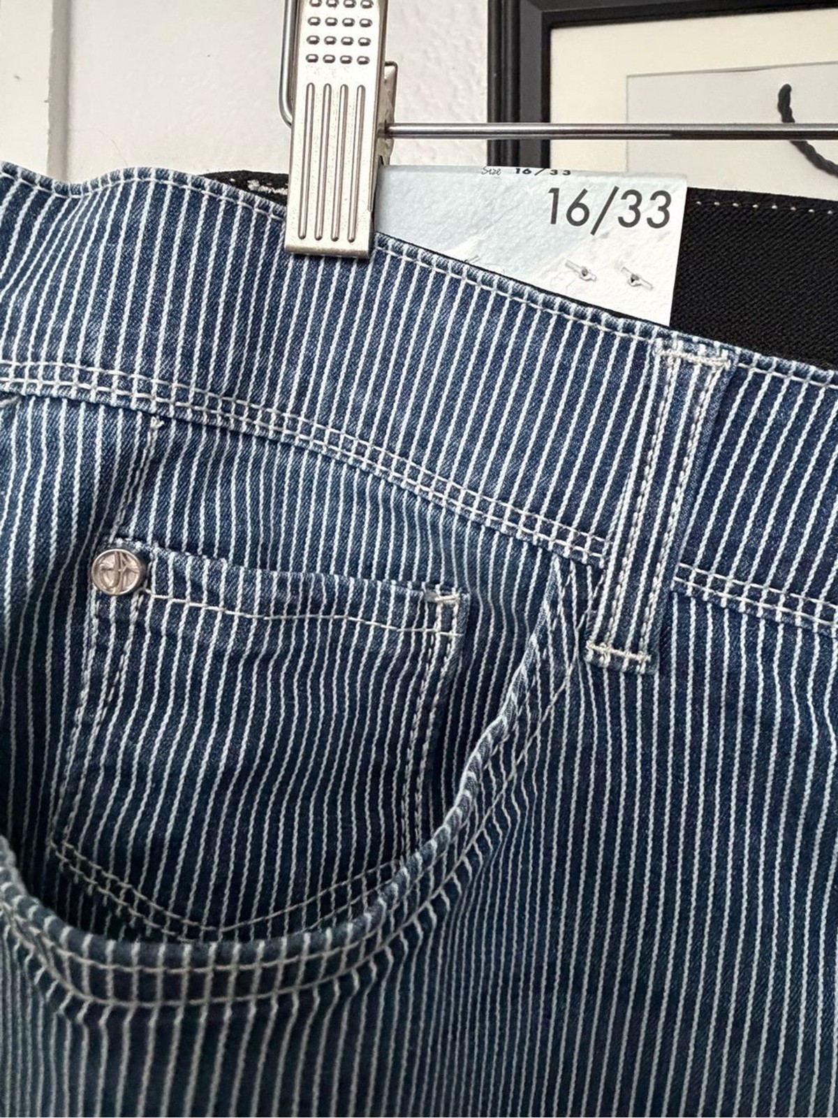 Curve Collection Women’s Ankle Crop Jeans – Blue Pinstripe