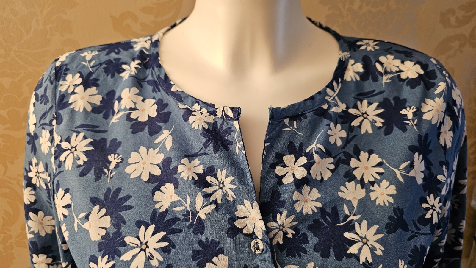 ●SEASALT OF CORNWALL●BLUE & WHITE FLORAL “WATERCOLOUR SKETCH TOP”SIZE UK 8