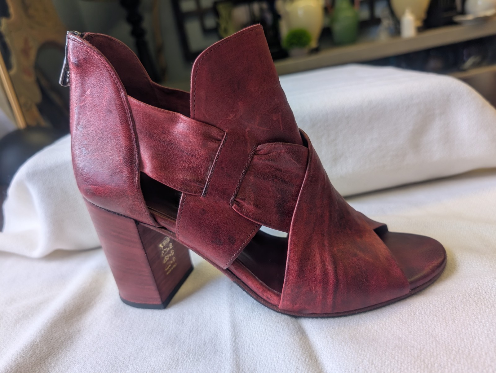 New! Benheart 40/9.5-10 Glove leather Red Heel Zip Open Toe Sandals