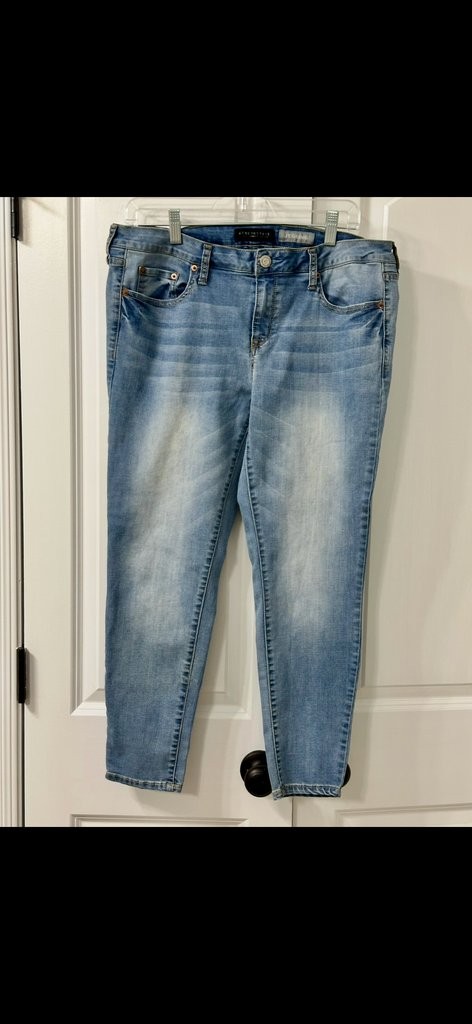 Aeropostale Light Wash Jegging Jeans