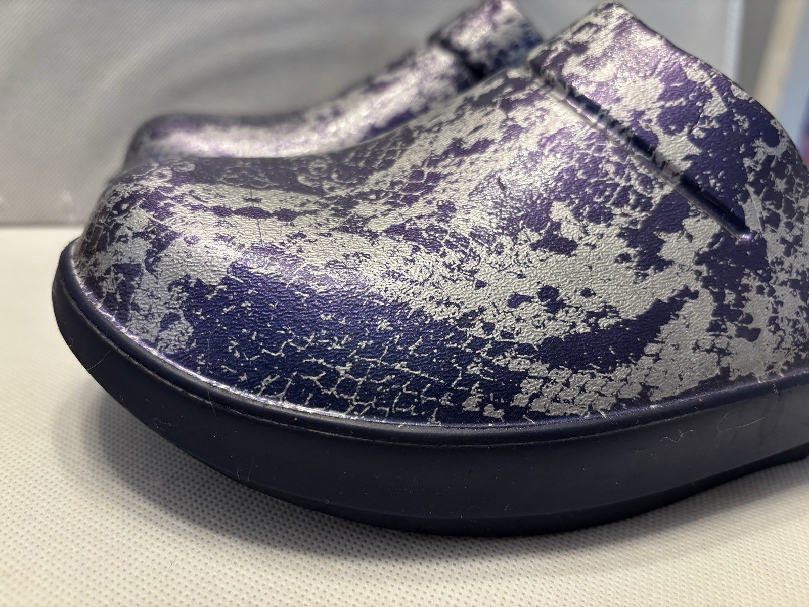 Oofos Oocloog Shoes Womens 9 Blue Silver Snakeskin Recovery Comfort Clogs
