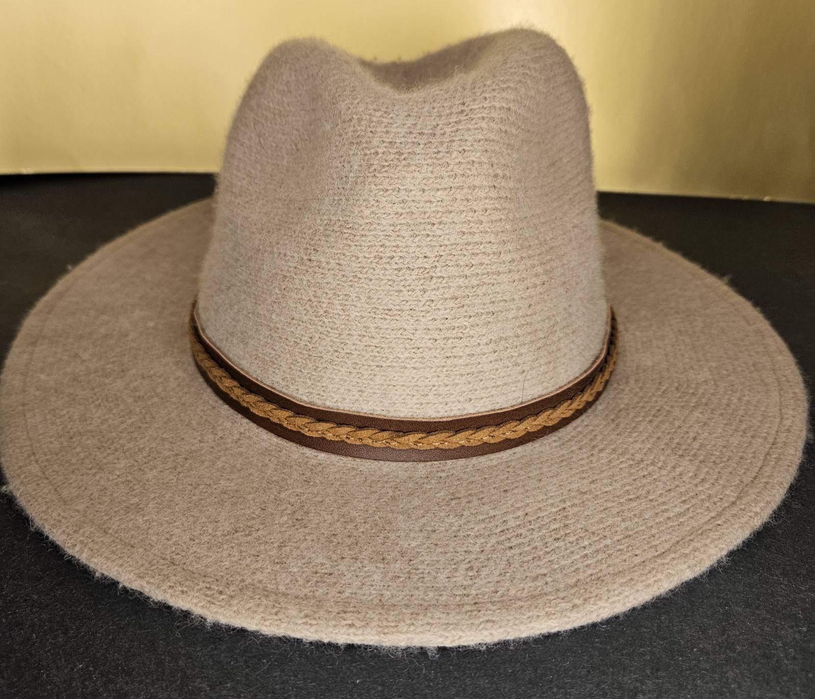 Beige Polyester/Wool Fedora Hat Wide Brim Brown Braided Band Adults Pre-Owned