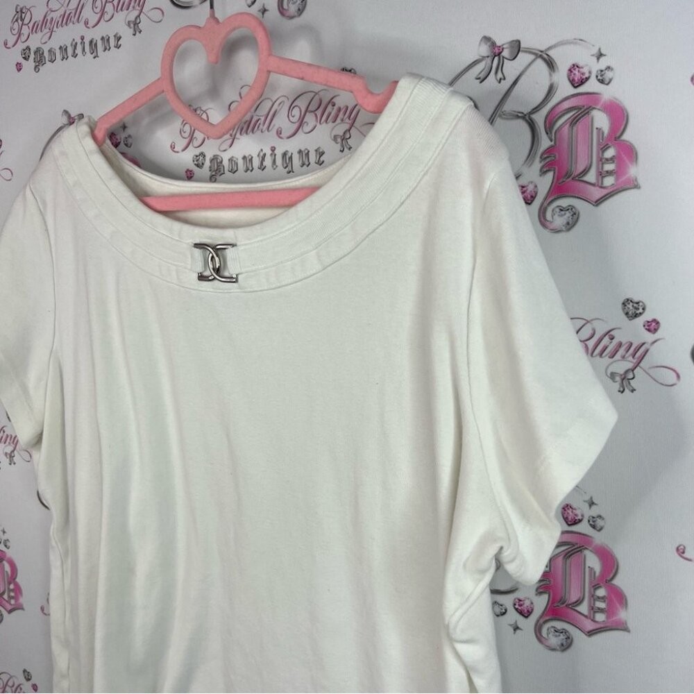 Rafaella tshirt metal clasp detail ring neckline Elegant White Women’s Top