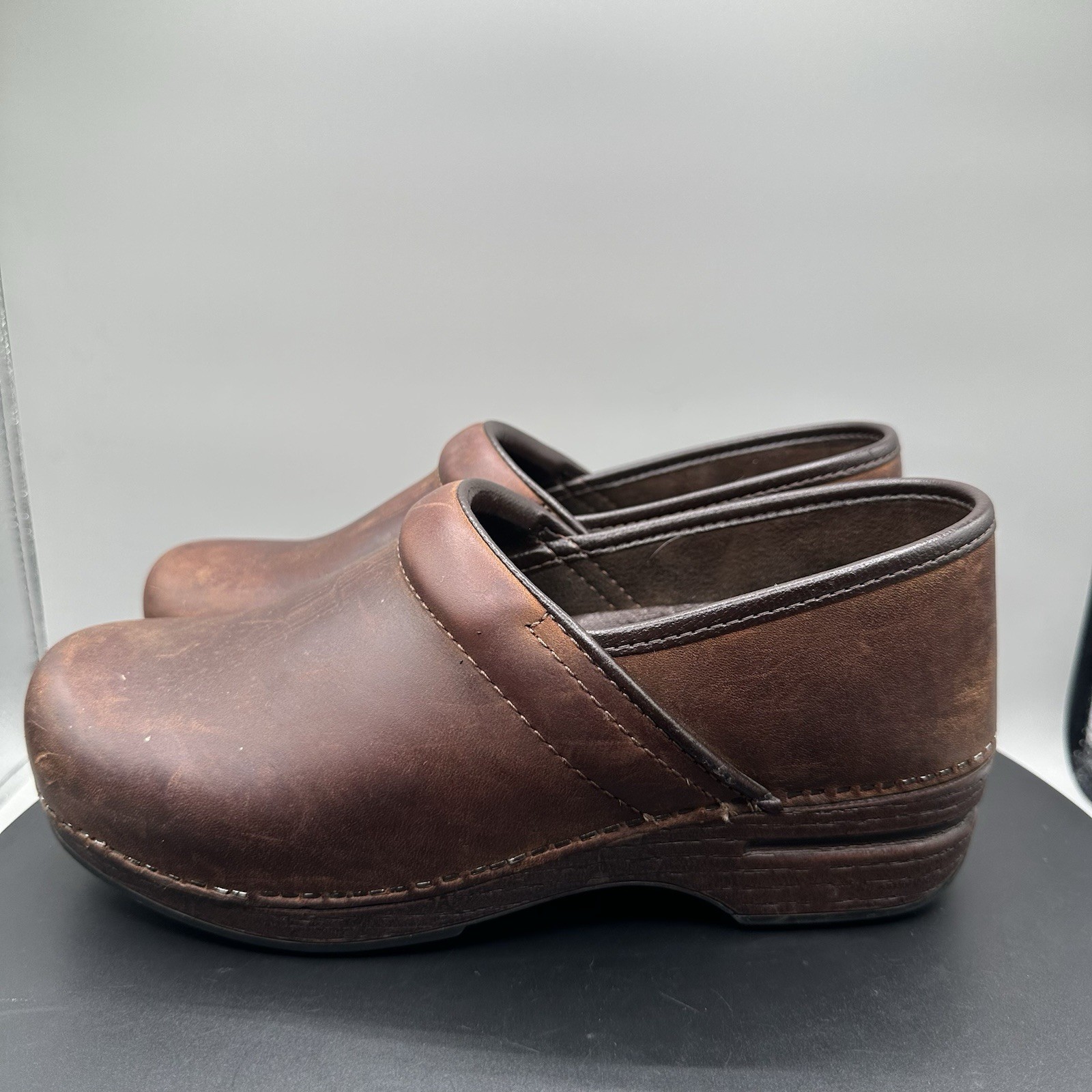 Dansko Leather Professional Clog Womens 40 Antique Brown Oiled