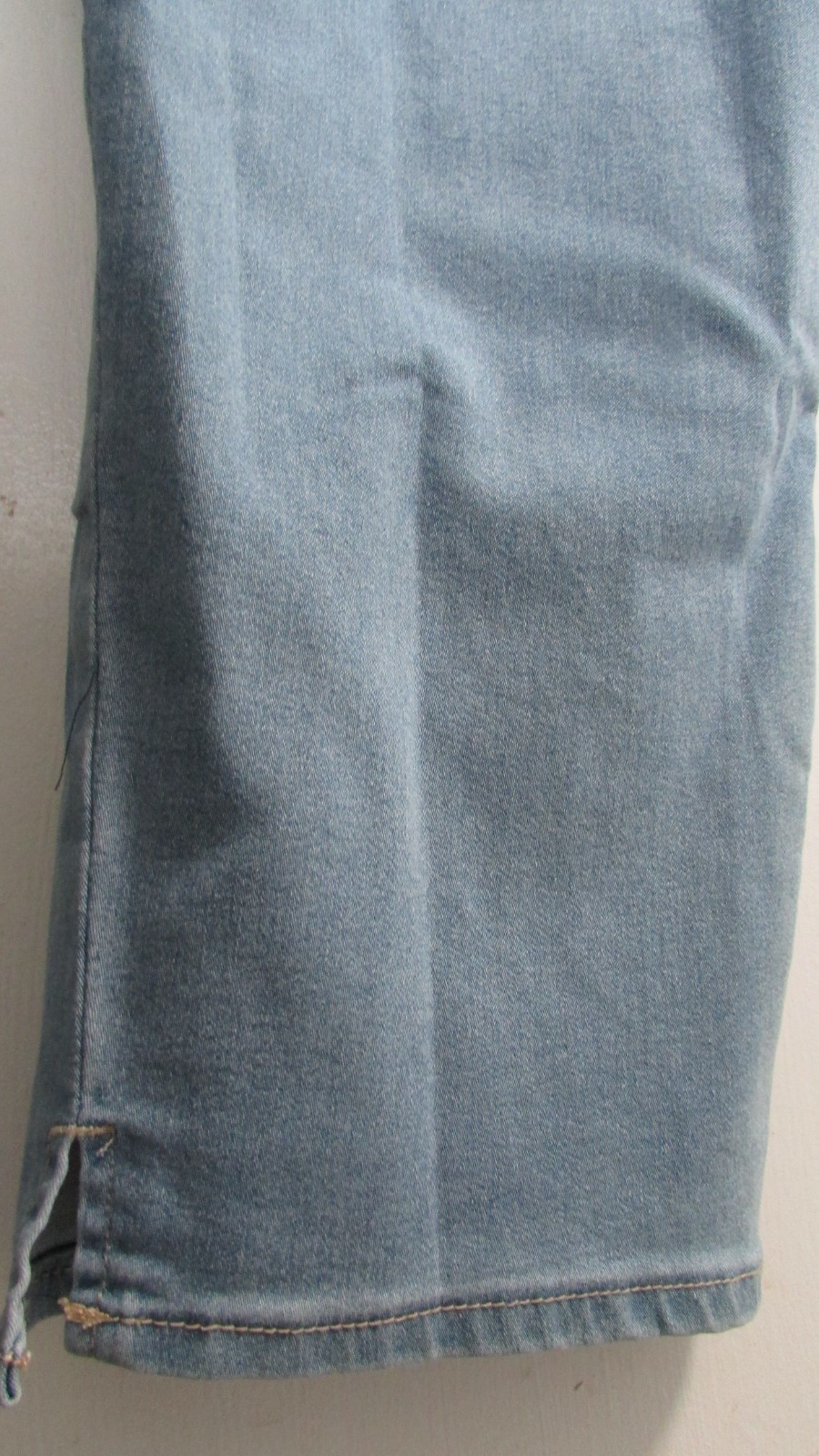 NEW Women’s 2X 20-22W Light Blue Pullon Jegging Capri BY Terra & Sky