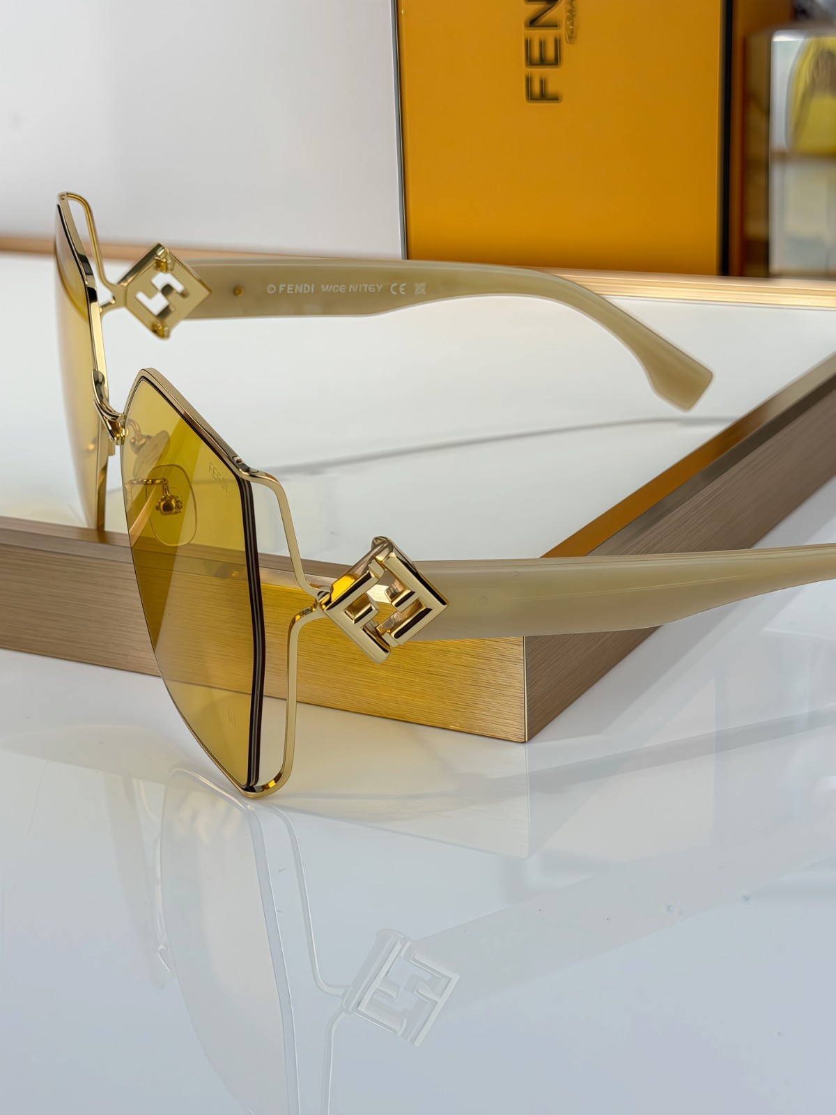 Fendi FF40220 Oversized Sunglasses Gold Logo 63-18-140 Women