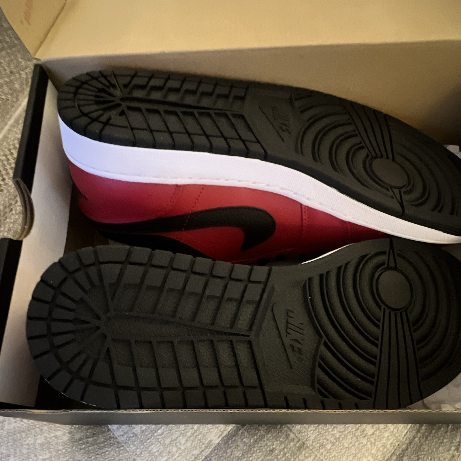 Jordan Air Jordan 1 Low Reverse Bred Gym Red Black White Sneaker 553558-605
