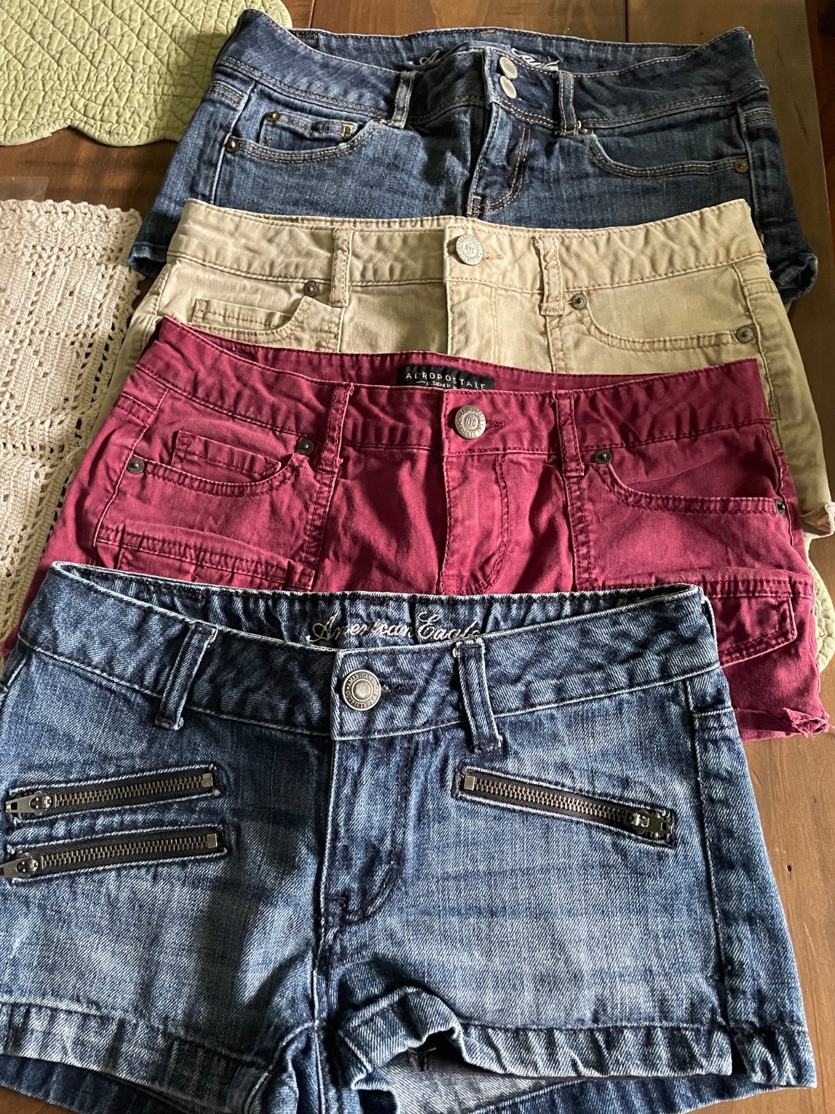 women shorts ,2 pair American Eagle 00 /2 2pairs Aeropostale 0