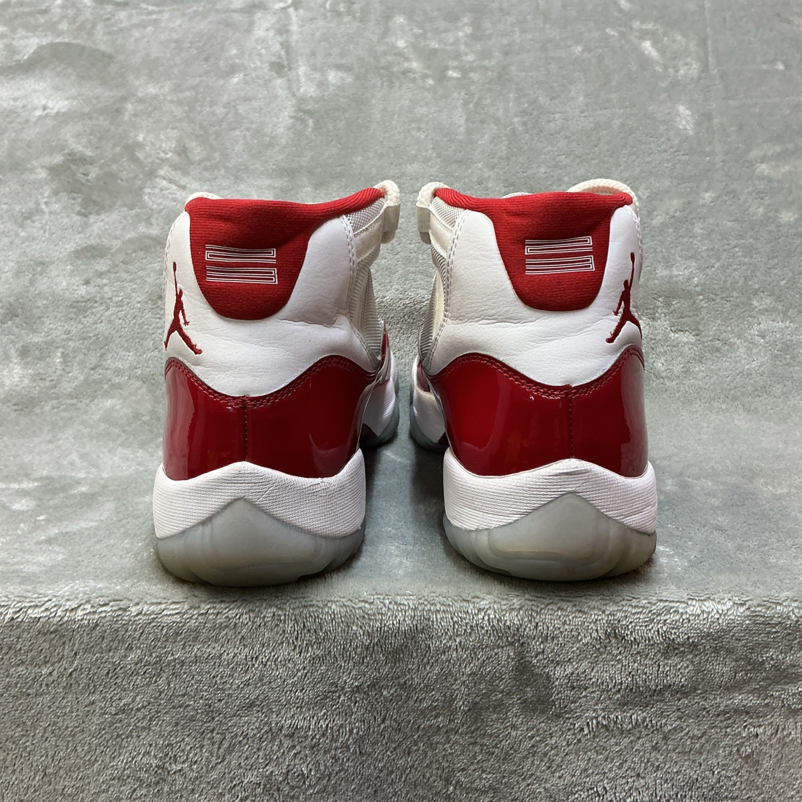 Air Jordan 11 Cherry 2022 Size 9 Mens Red/White paten leather CT8012 116