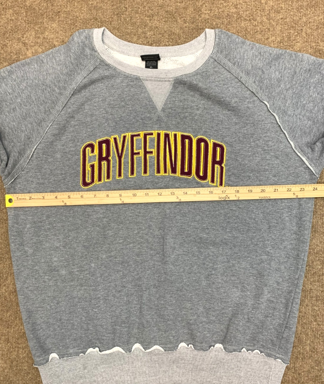 Harry Potter Gryffindor Sweatshirt Womens XL Embroidered Spell-Out Hogwarts Crew