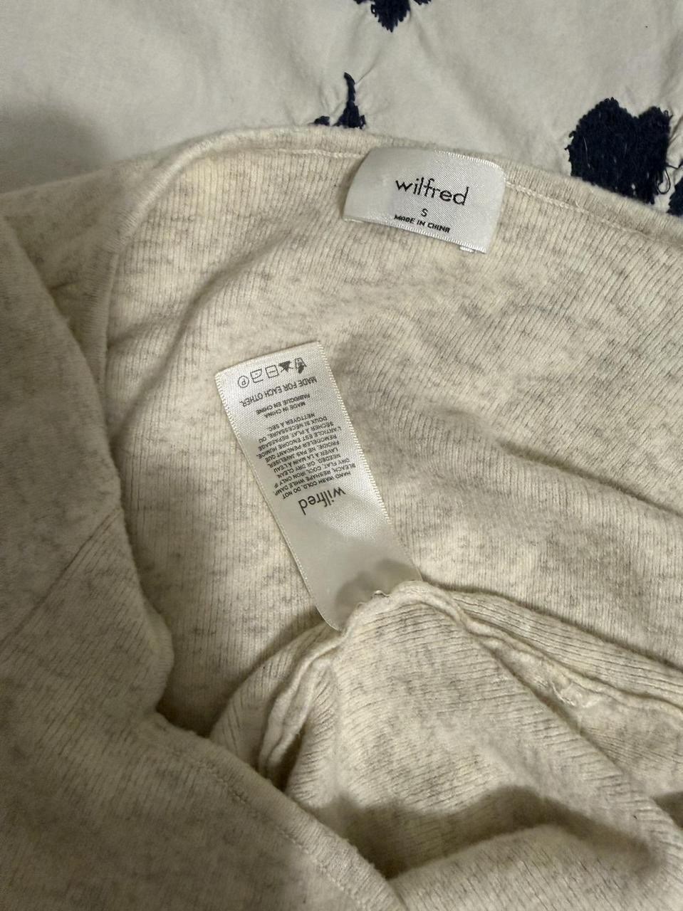 Aritzia Wilfred sweater top cropped In heather Birch Size Small