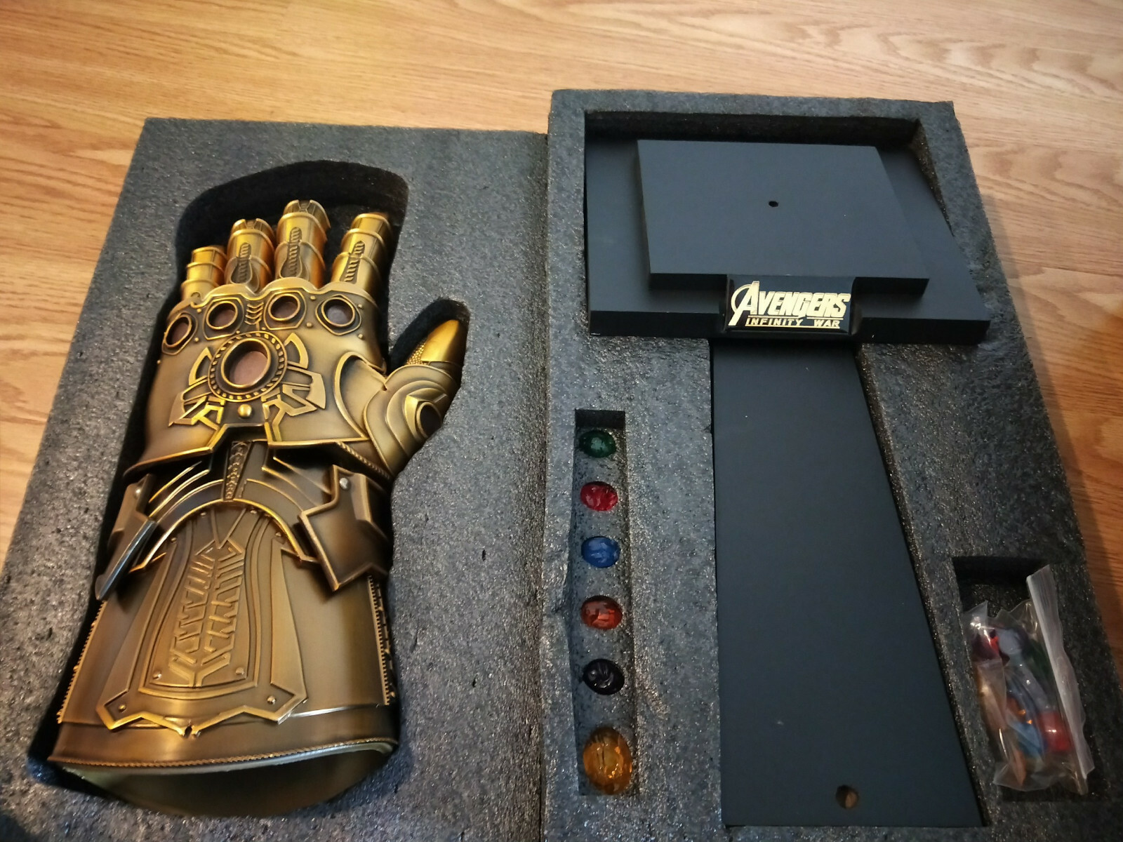 1/1 The Avenger Thanos Infinity Gauntlet Full Metal Wearable Infinity stones Cos