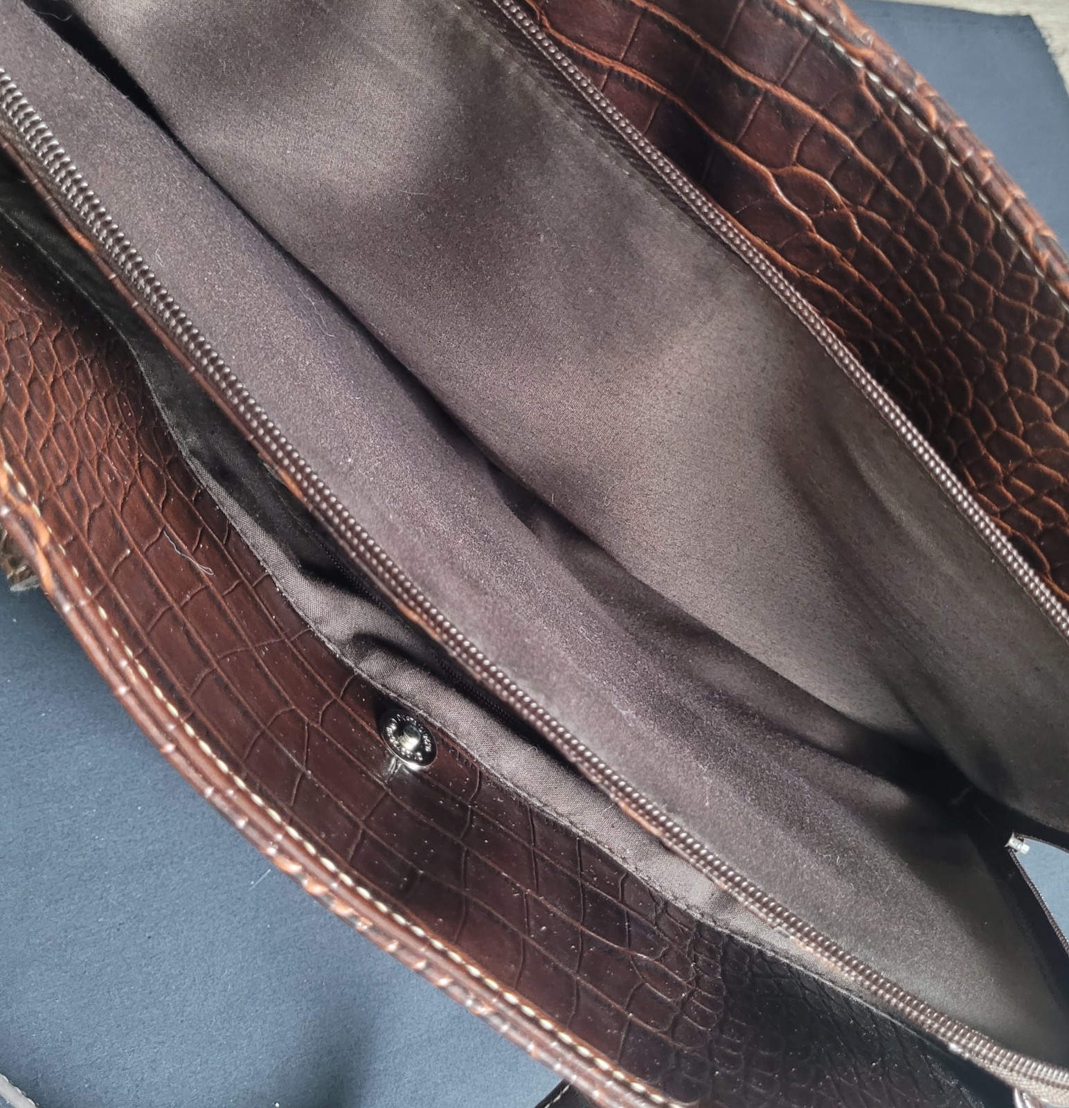 Vintage brown Genuine leather crocodile shoulder tote purse
