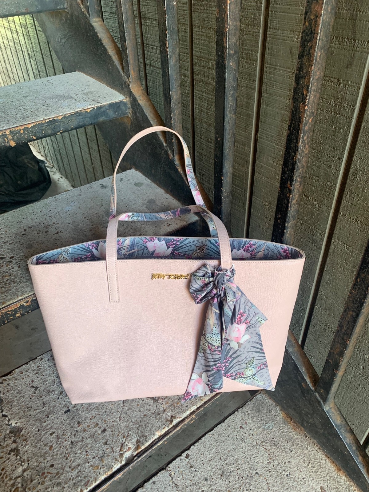 BETSEY JOHNSON XO Rose Floral Scarf LG Tote