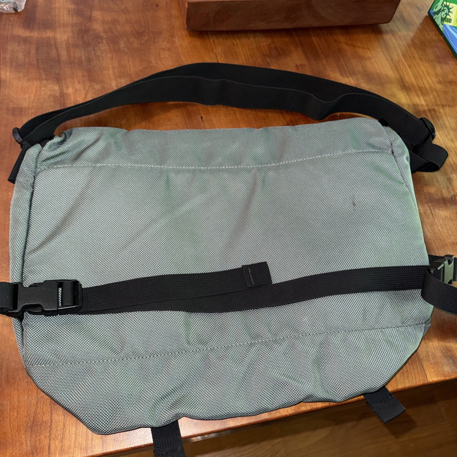 Patagonia Vintage Cycling Messenger Bag Half Mass Gray, Reflective