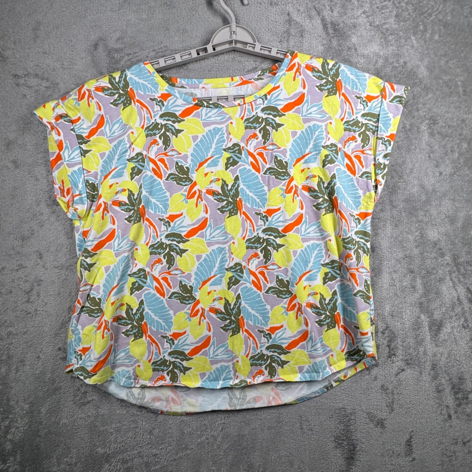 LL Bean Signature Tee XL Tropical Leaf Print Shirt Top Colorful Spring Summer