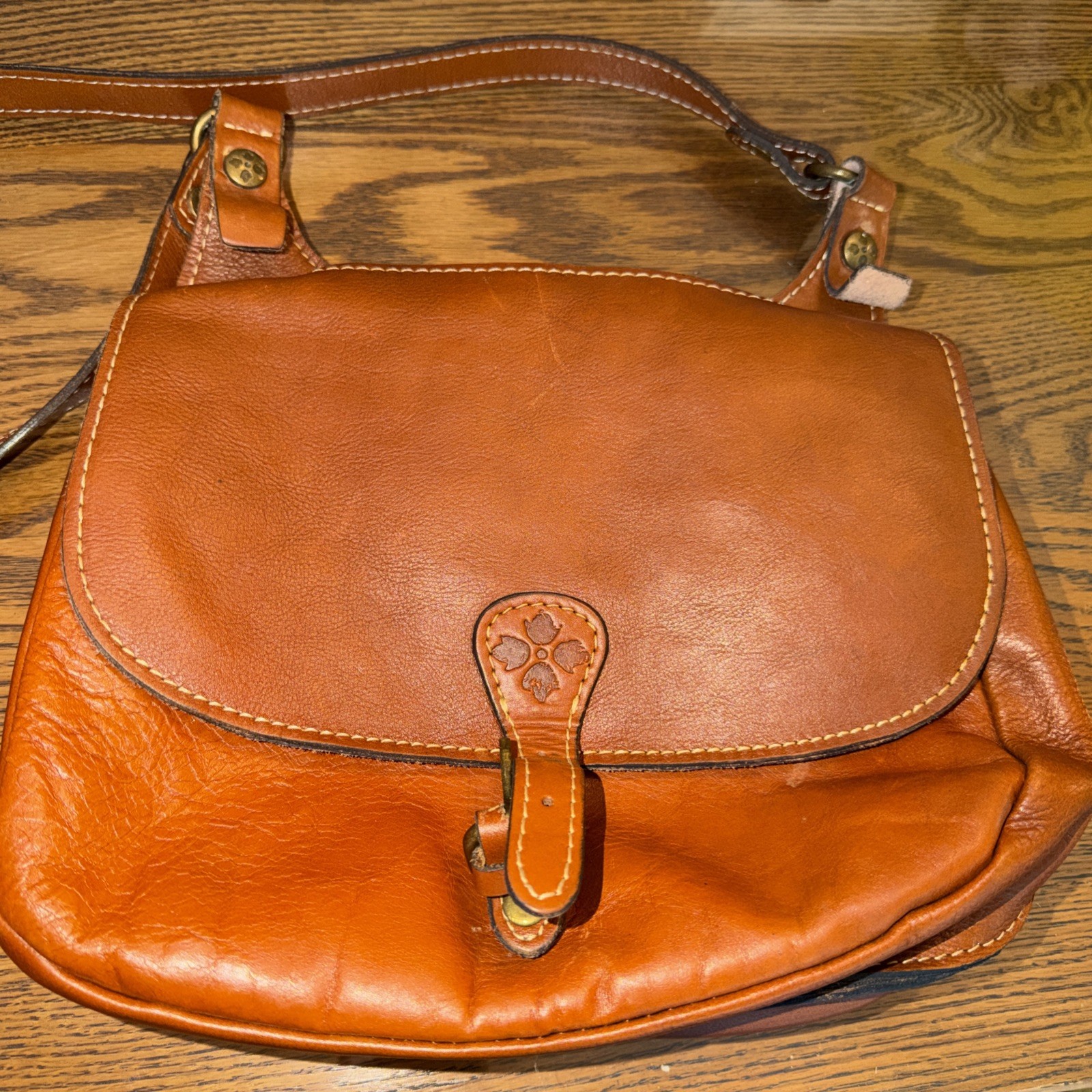 Patricia Nash London Smooth Saddle Bag Leather Purse Long Shoulder Crossbody