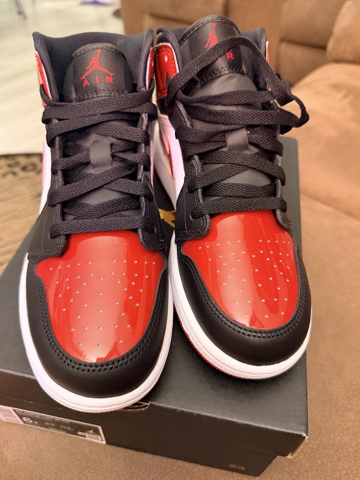 Jordan Air Jordan 1 Mid SE (GS) US 6Y Black/Red/White HV4399-006