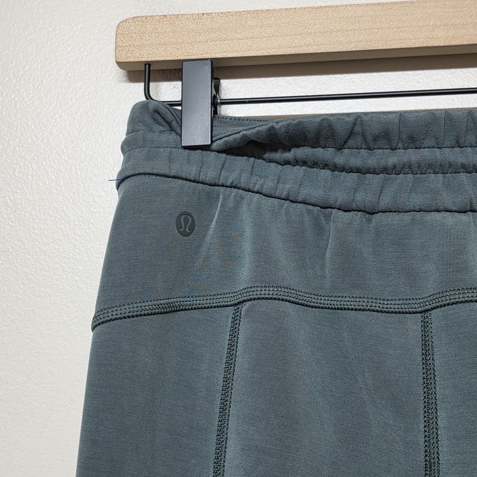 Lululemon Softstreme High Rise Pant Reg LW5EGTS Sweatpants Green Women’s Sz 4