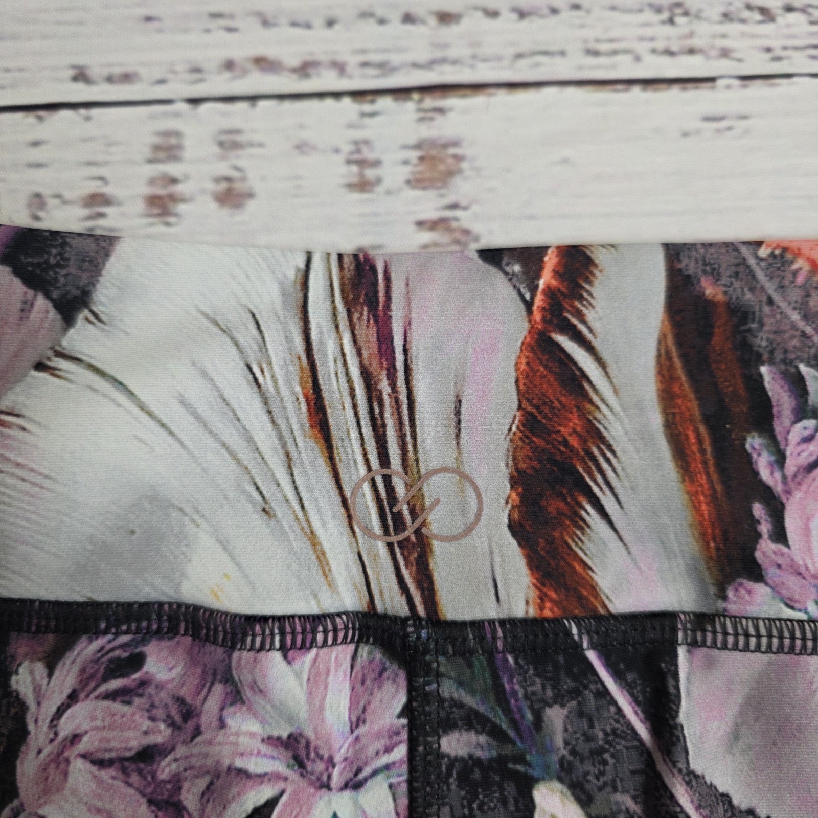 Calia by Carrie Underwood Floral Cropped Leggings Capris Large 31×24 Nylon Span