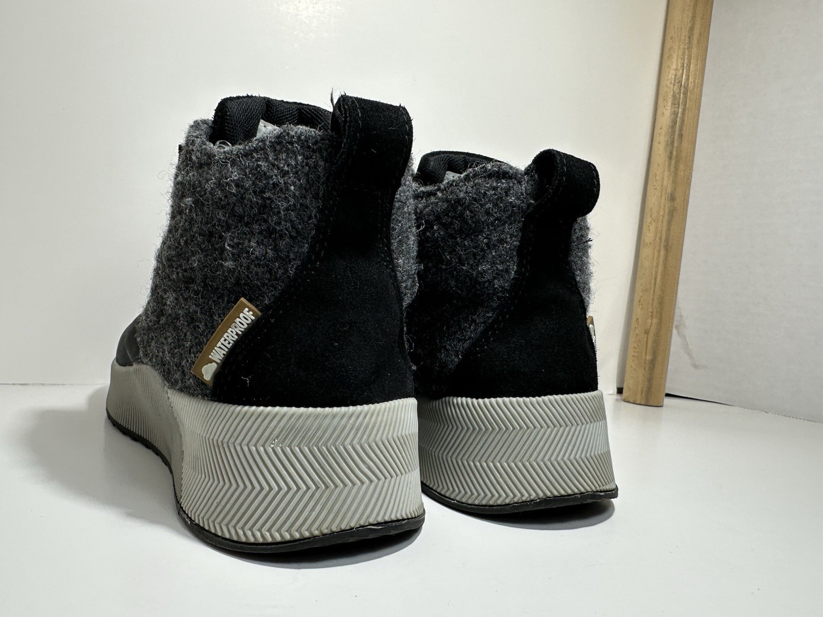 Project Cloud Rhianon Women 6.5 Waterproof Snow Boots Black Gray Suede Winter